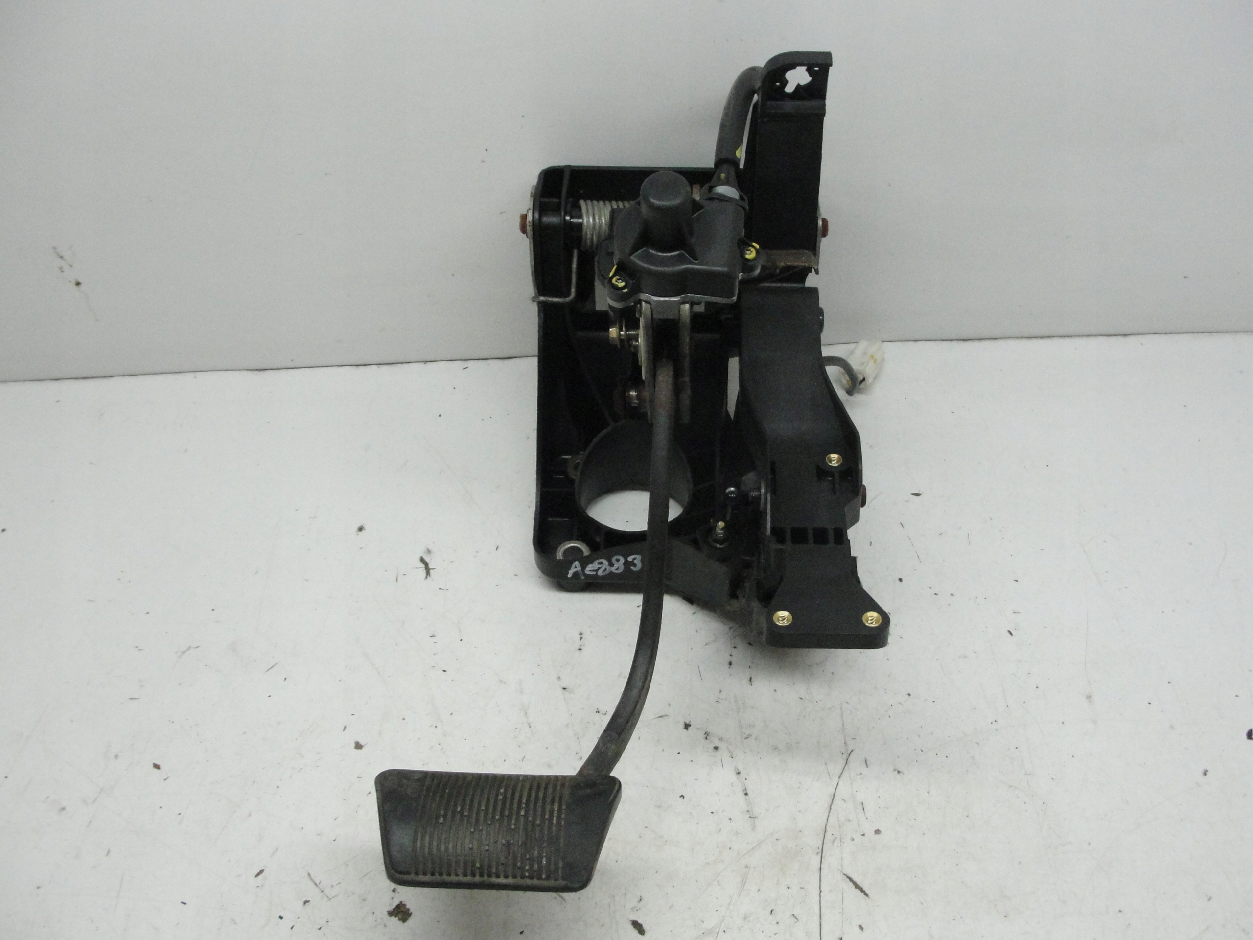 PEDAŁ HAMULCA CHRYSLER PACIFICA 4.0 03-07r