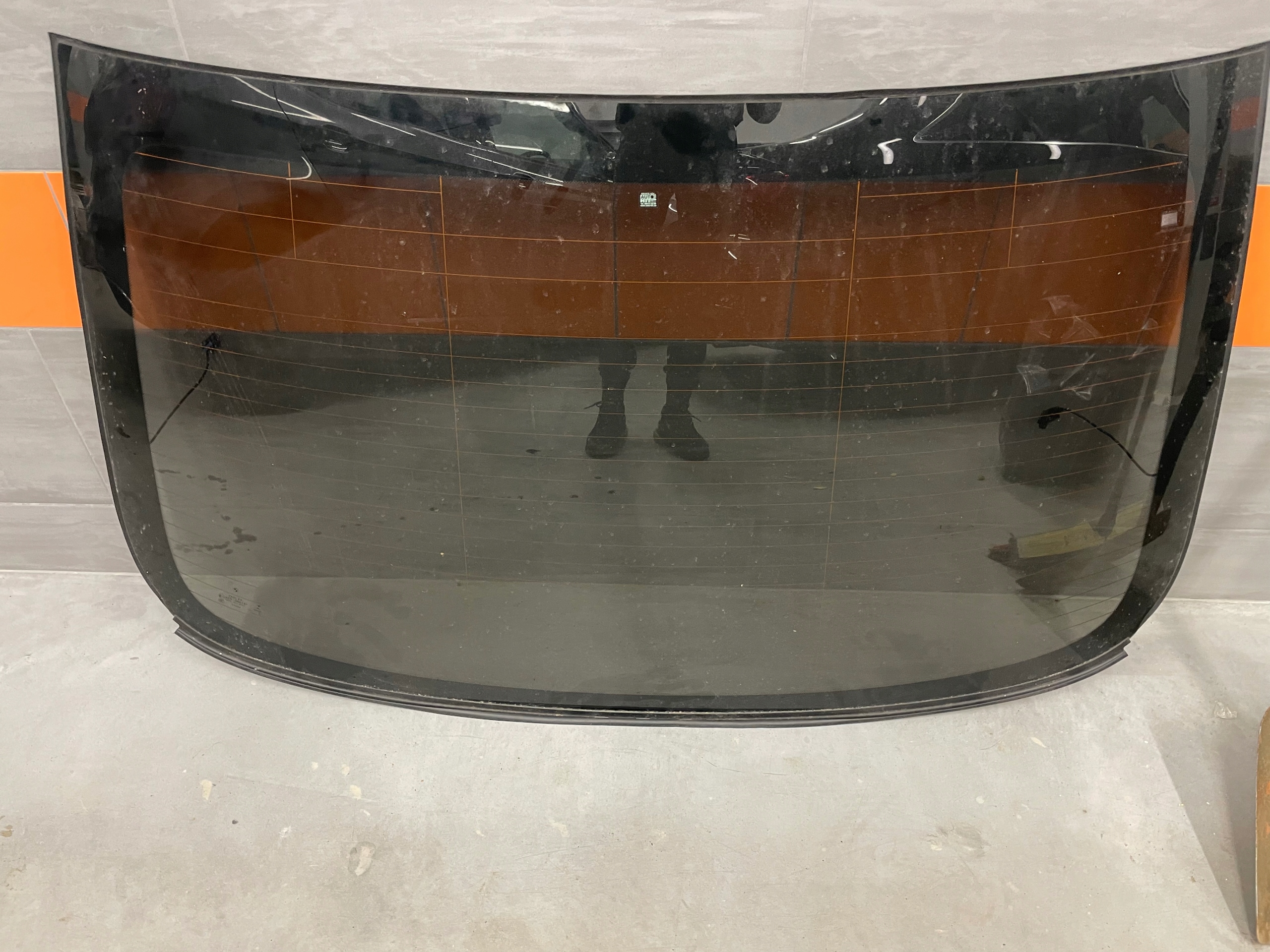 Стекло заднее зд BMW 5 F10 темное оригинал