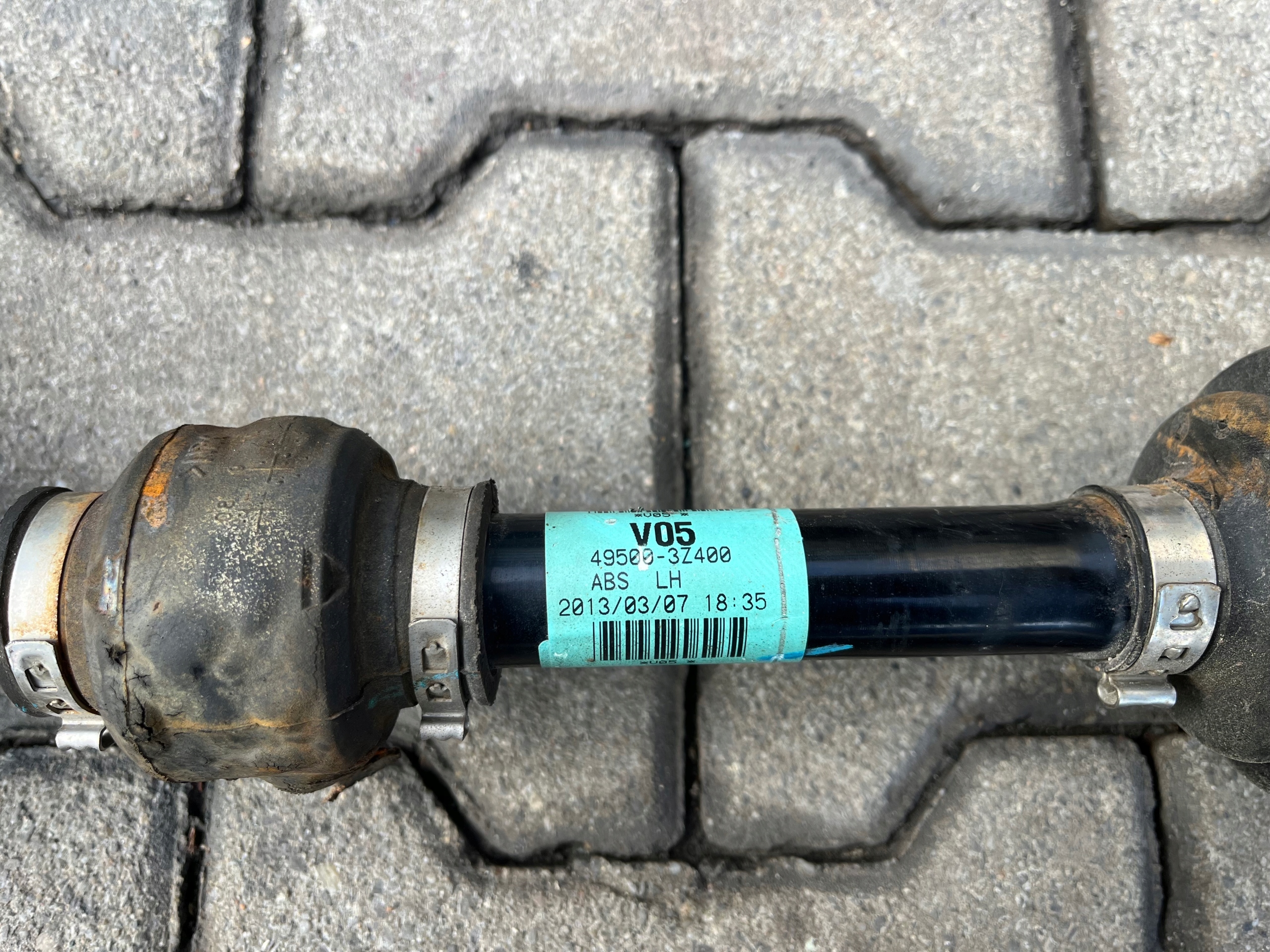 Hyundai I40 1.7 CRDi semi-axis left short.