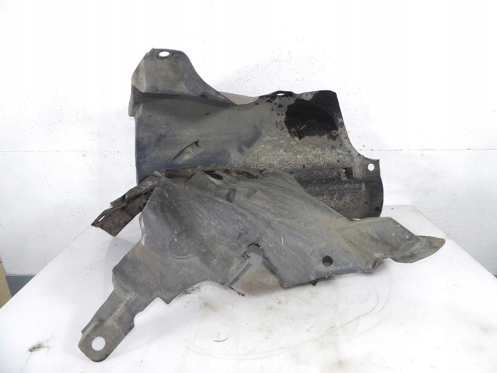 RENAULT CLIO 4 IV mudguard front right 638428084R