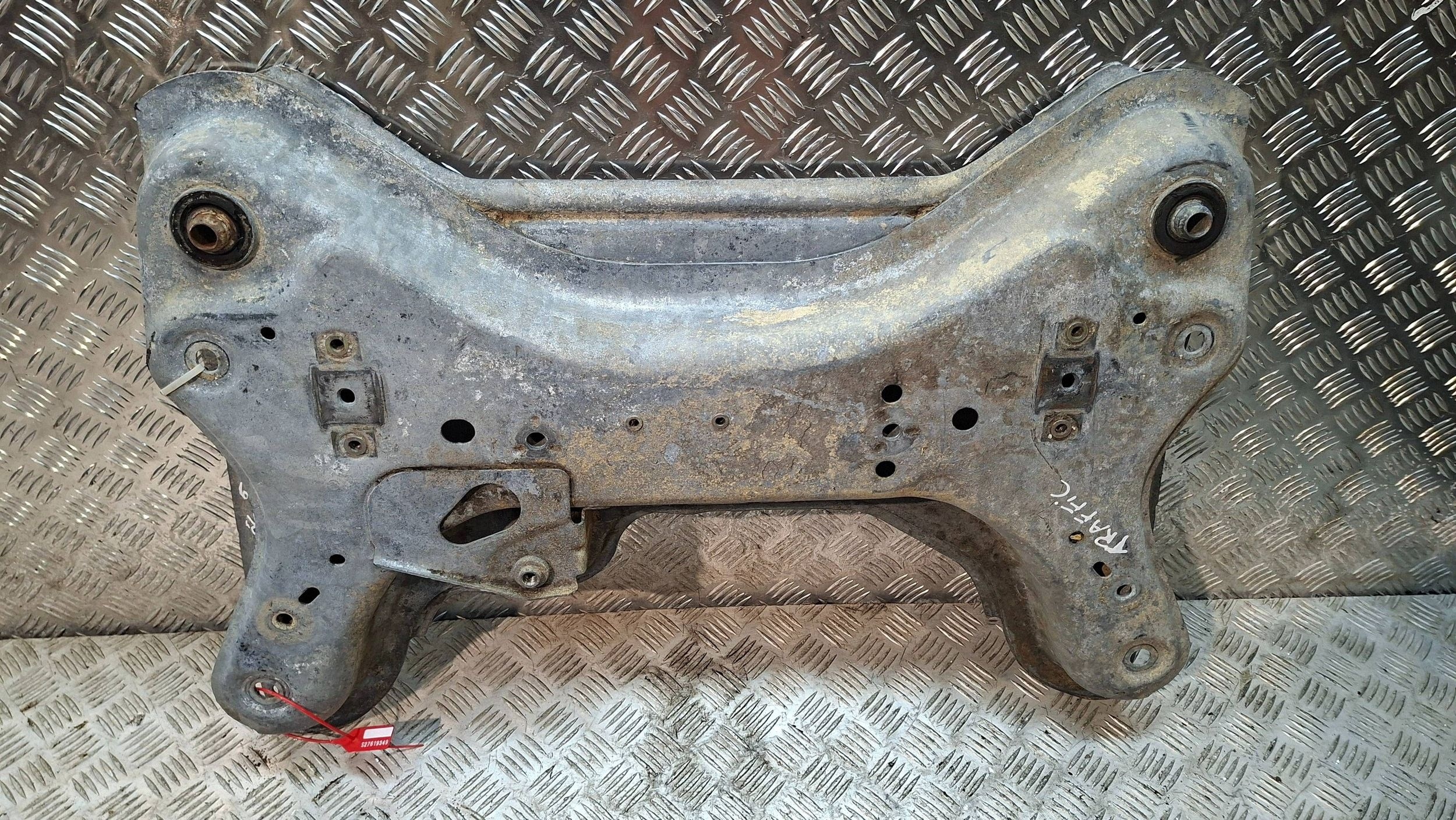 axle beam front RENAULT TARFIC II VIVARO A 2.0 DCI 2006