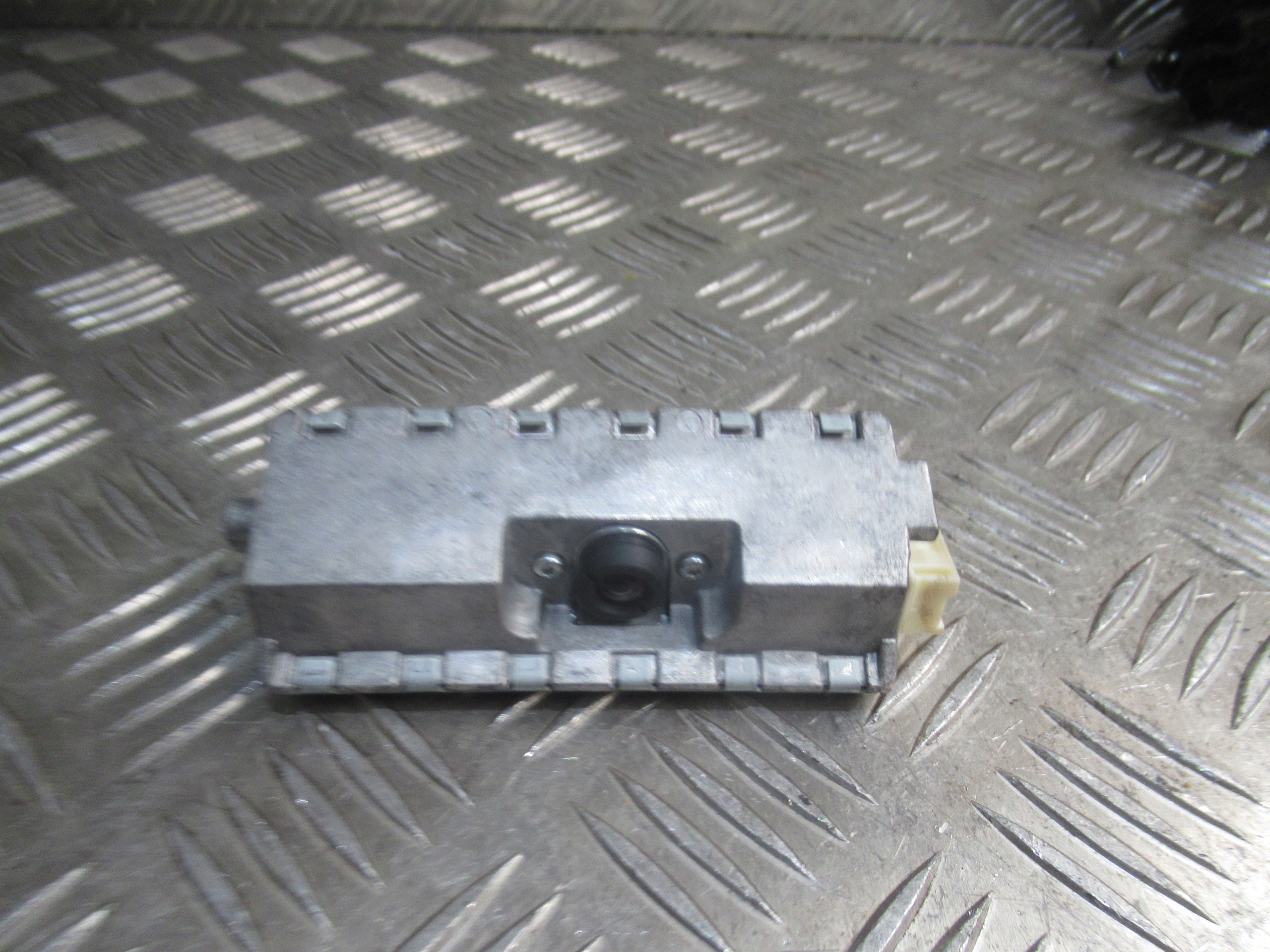 STEROWNIK MODUL KAMERA ASYSTENT PASA RUCHU AUDI A4 A5 RS4 RS5 8T0907217A