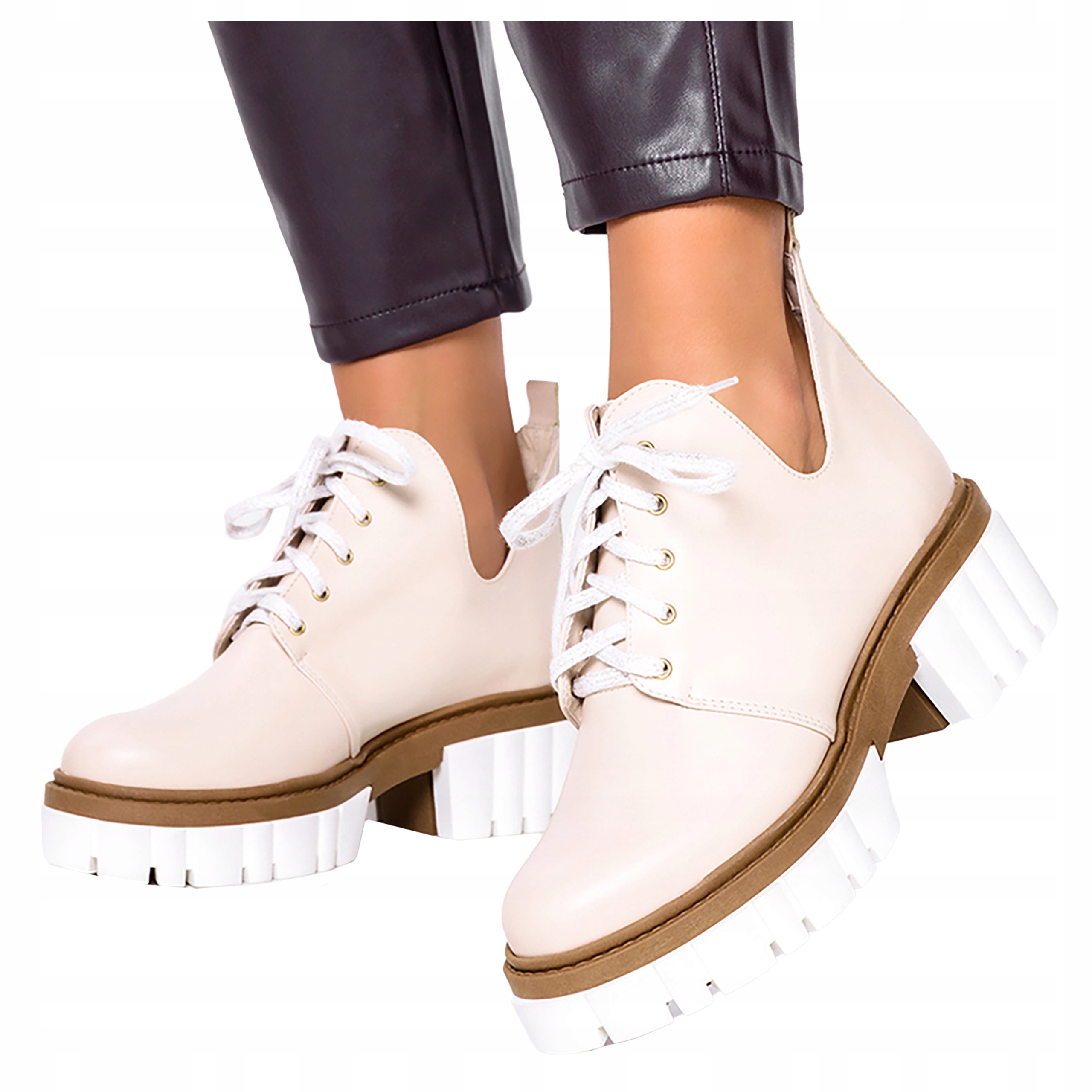 Béžové Kotníkové Boty Kožené Na Platformě Výřezy na bocích Polský vel. 39