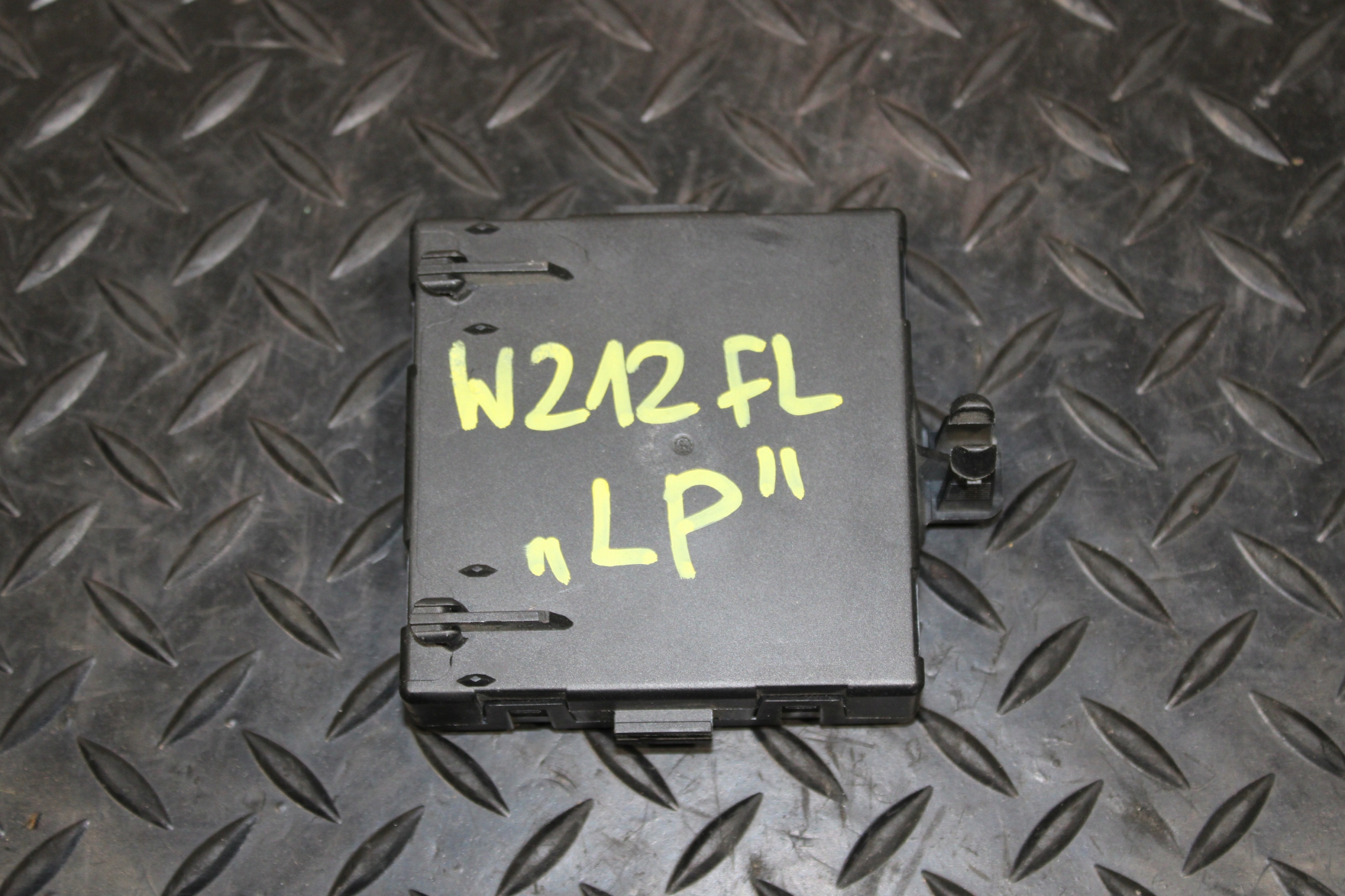 module control unit door left front MERCEDES E-KLASA W212 LIFT A2129009128