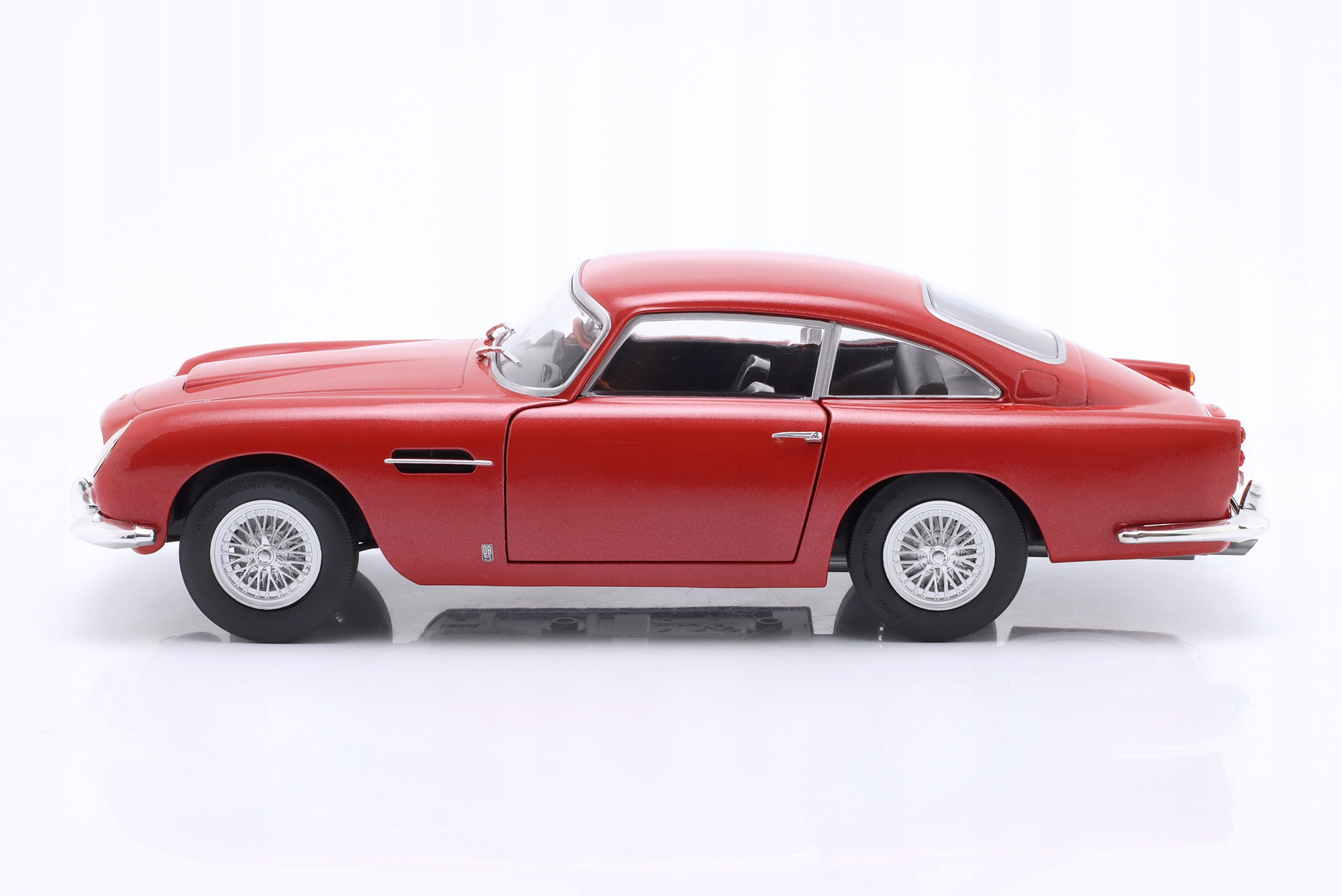Aston Martin DB5 Metallic Red 1964 Red Solido 118 Marka Solido