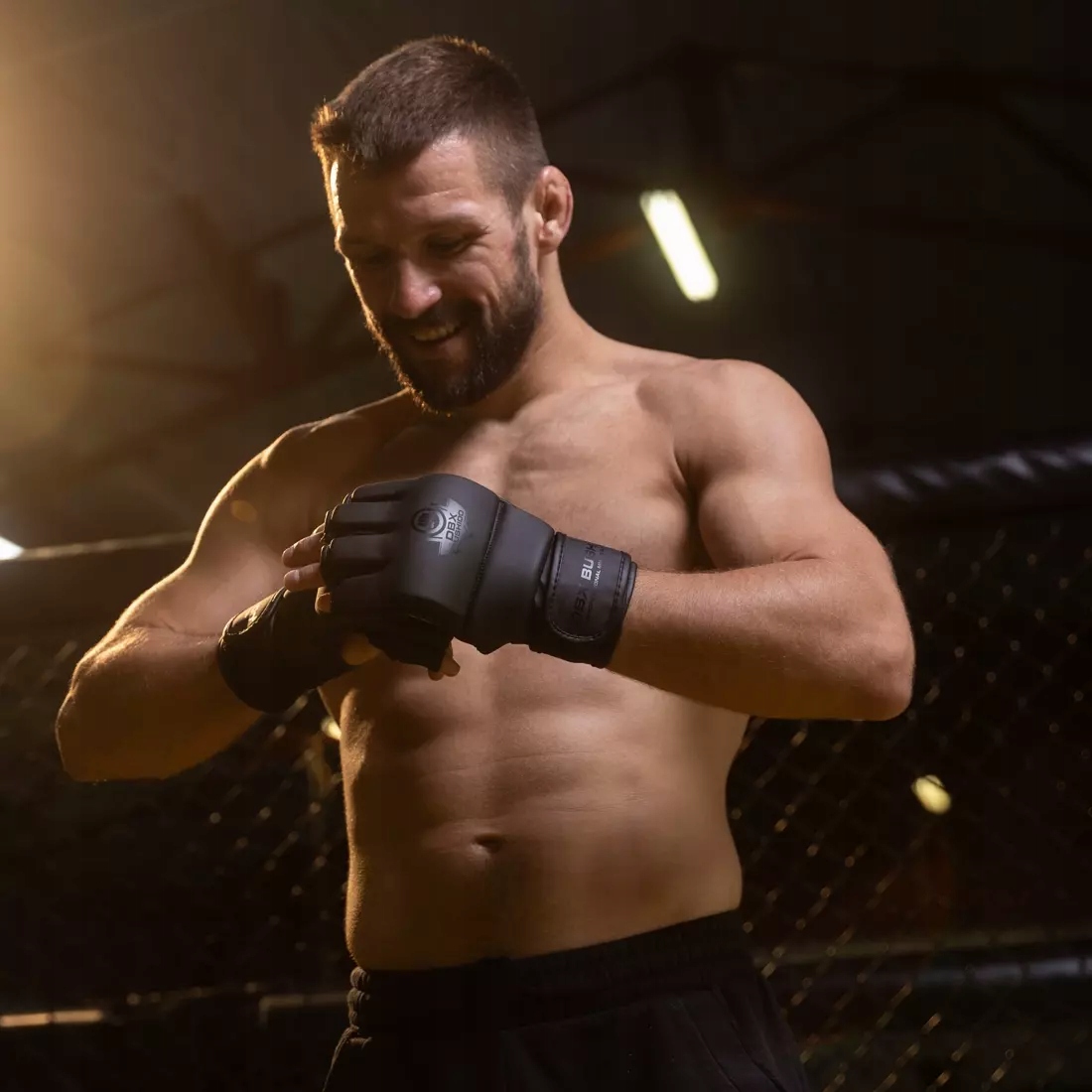 RĘKAWICE MMA TRENINGOWE NA WOREK GRUSZKĘ CHWYTNE DŁUGI RZEP DBX BUSHIDO XL EAN (GTIN) 5904639191533