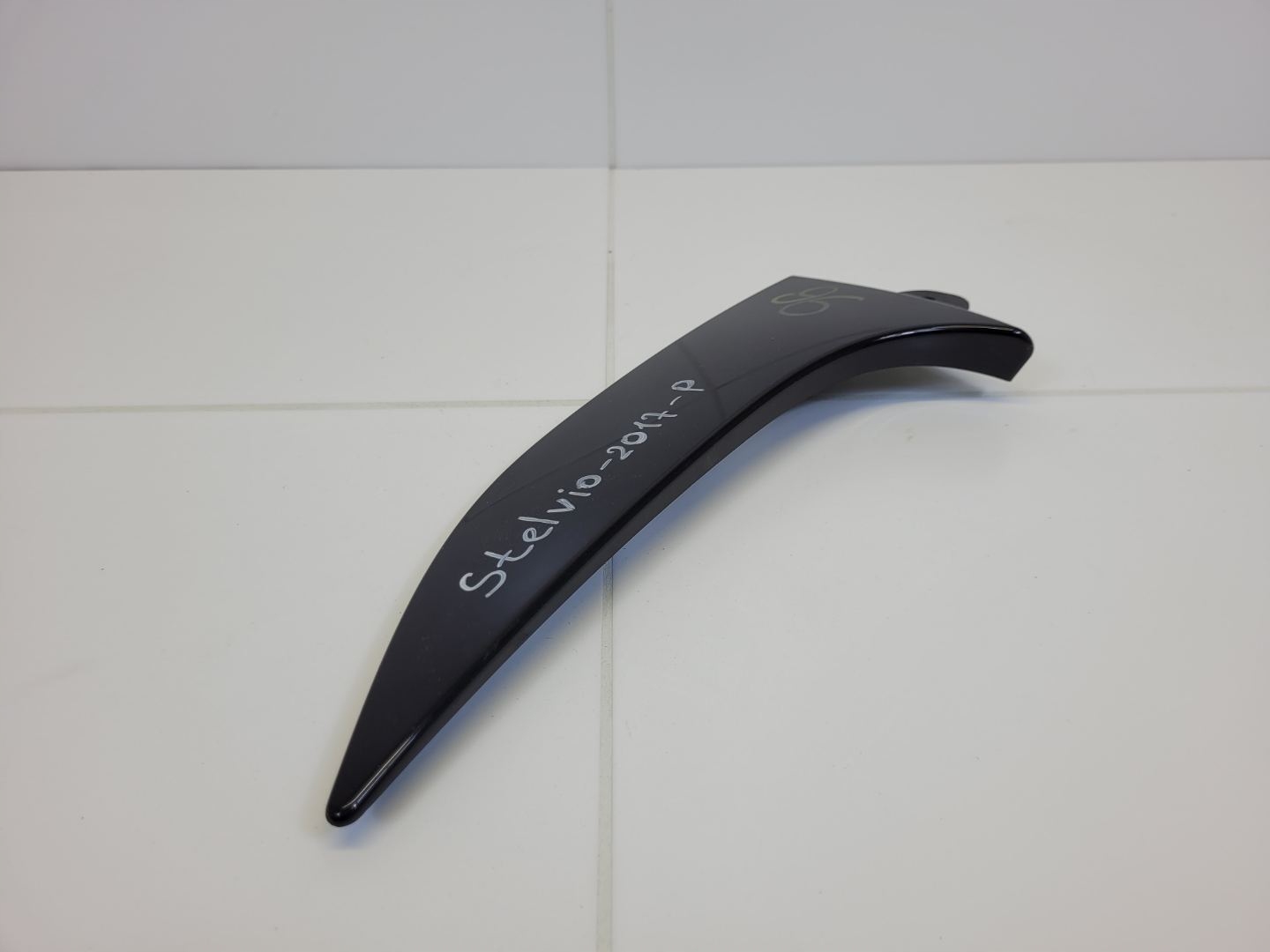 moulding windows rear part left side Alfa Romeo Stelvio 2017 LS395815