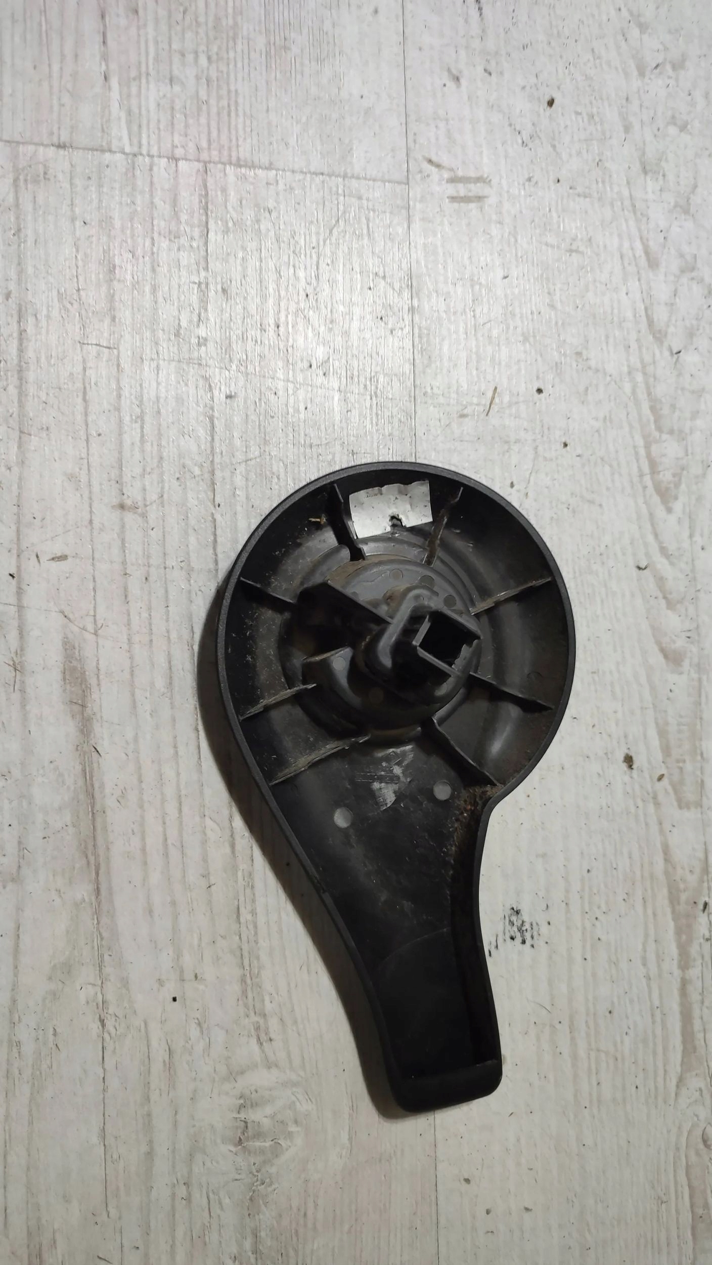 Renault Kadjar 17r 1.5dci bracket do control seat