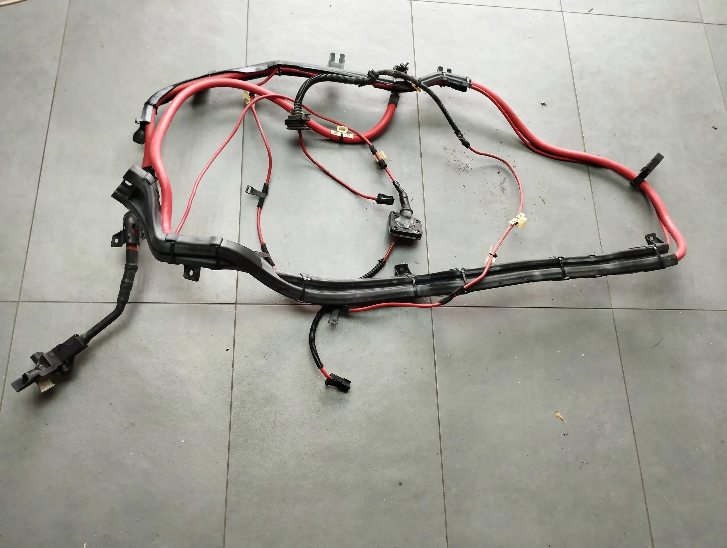 BMW X6 E71 2012 4.4 V8 Batteriekabelbaum 9218613