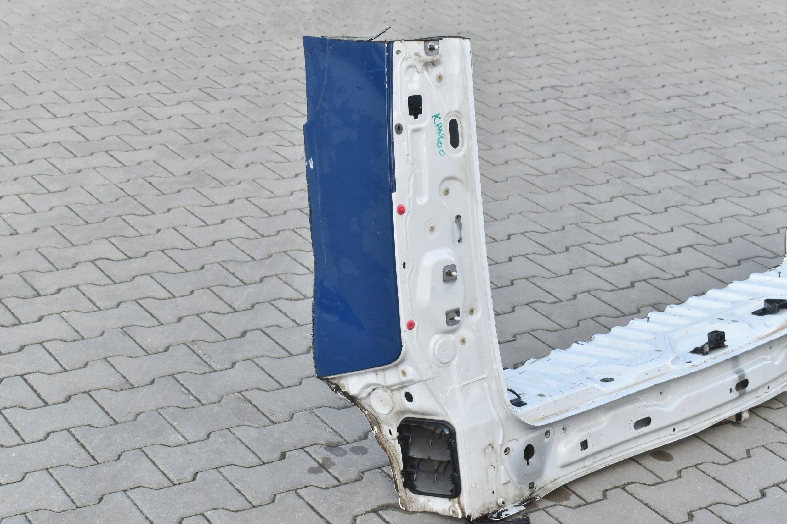 PAS TYLNY SŁUPEK RENAULT KANGOO III CITAN W415 Stan opakowania zastępcze