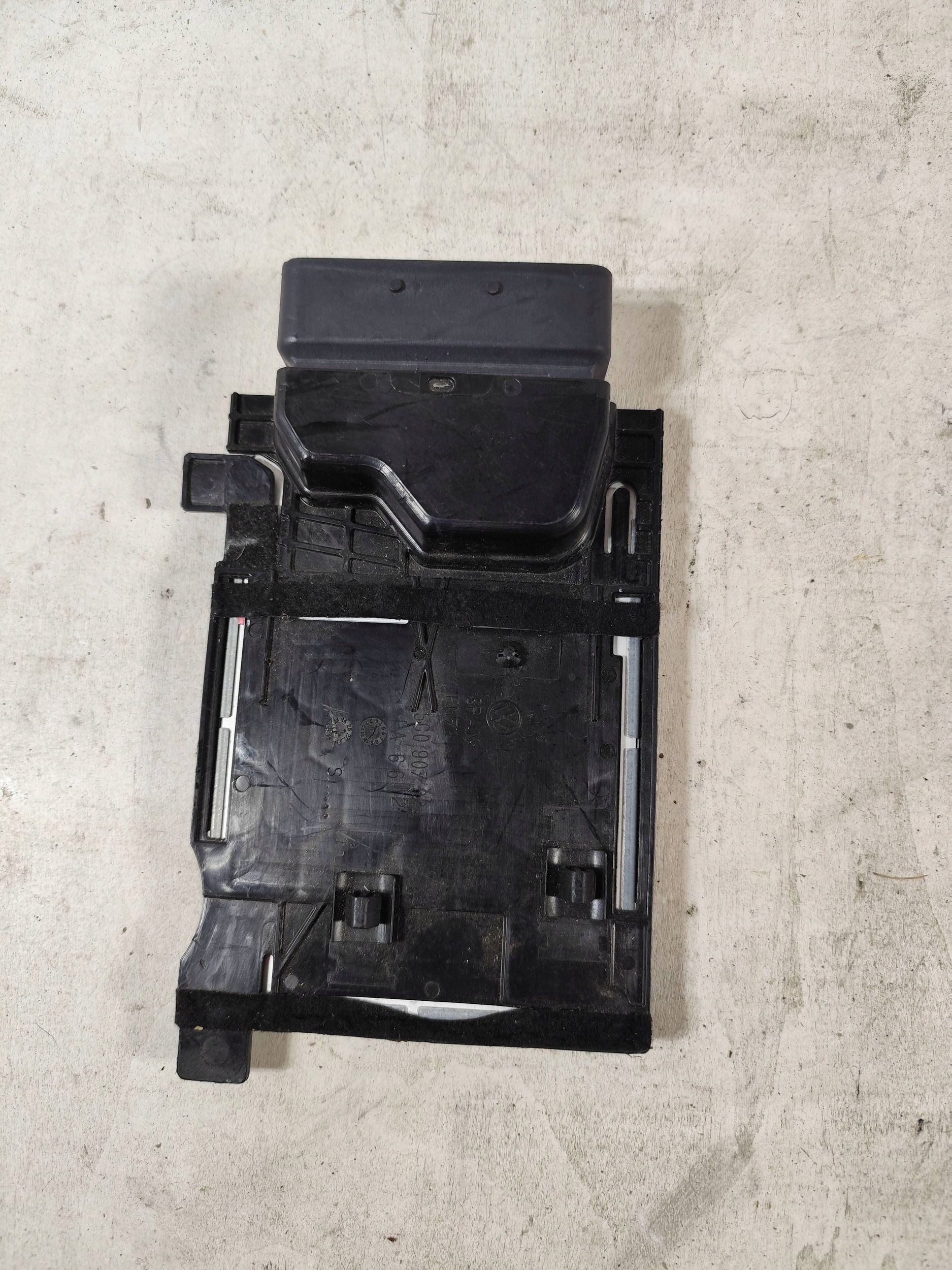 VW Golf VII Tiguan II Octavia III Sterownik Moduł Zawieszenia Oryg Numer katalogowy części 5Q0907376B