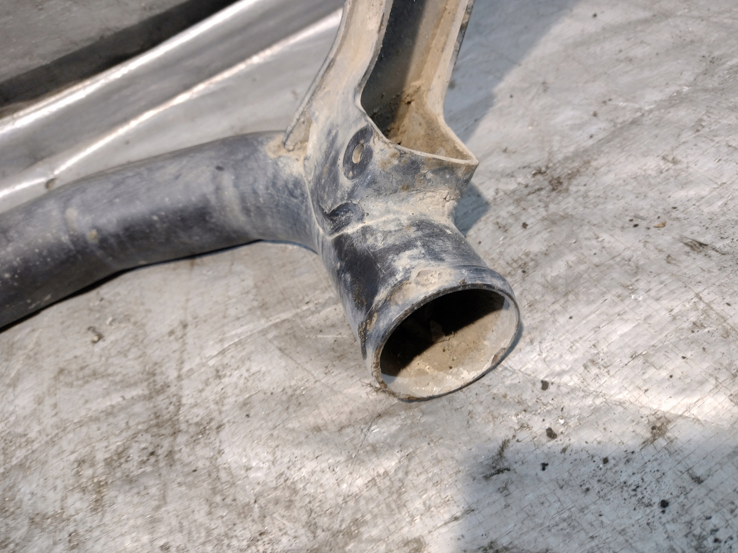 sider lower front Volkswagen Passat B5 przedlift 1,6B 8D0199521M