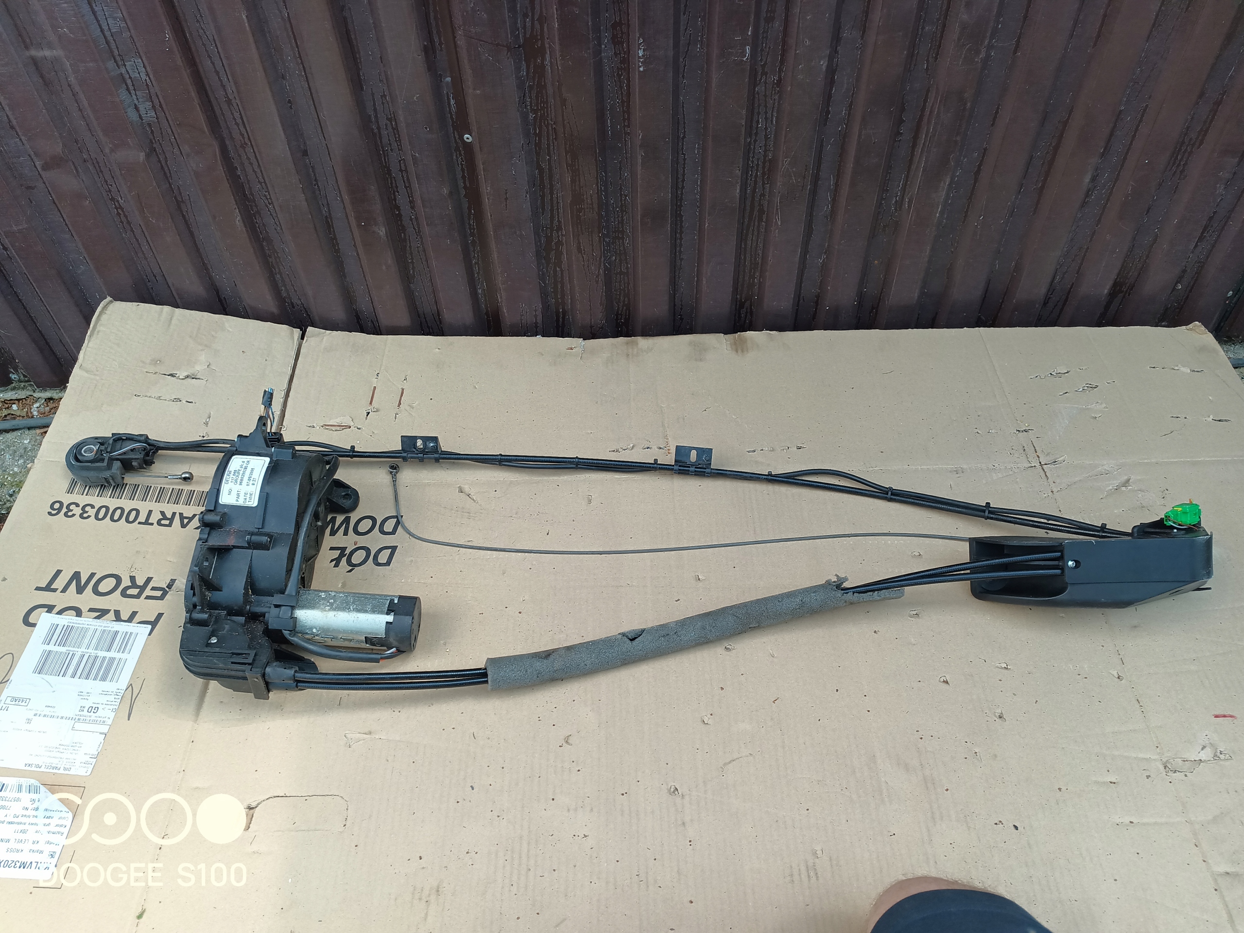 Peugeot 1007 mechanizm otwierania drzwi Prawy