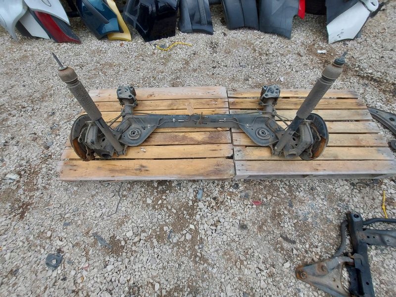 NISSAN JUKE F15 1.5 DCI BELKA ZAWIESZENIA TYŁ TYLN