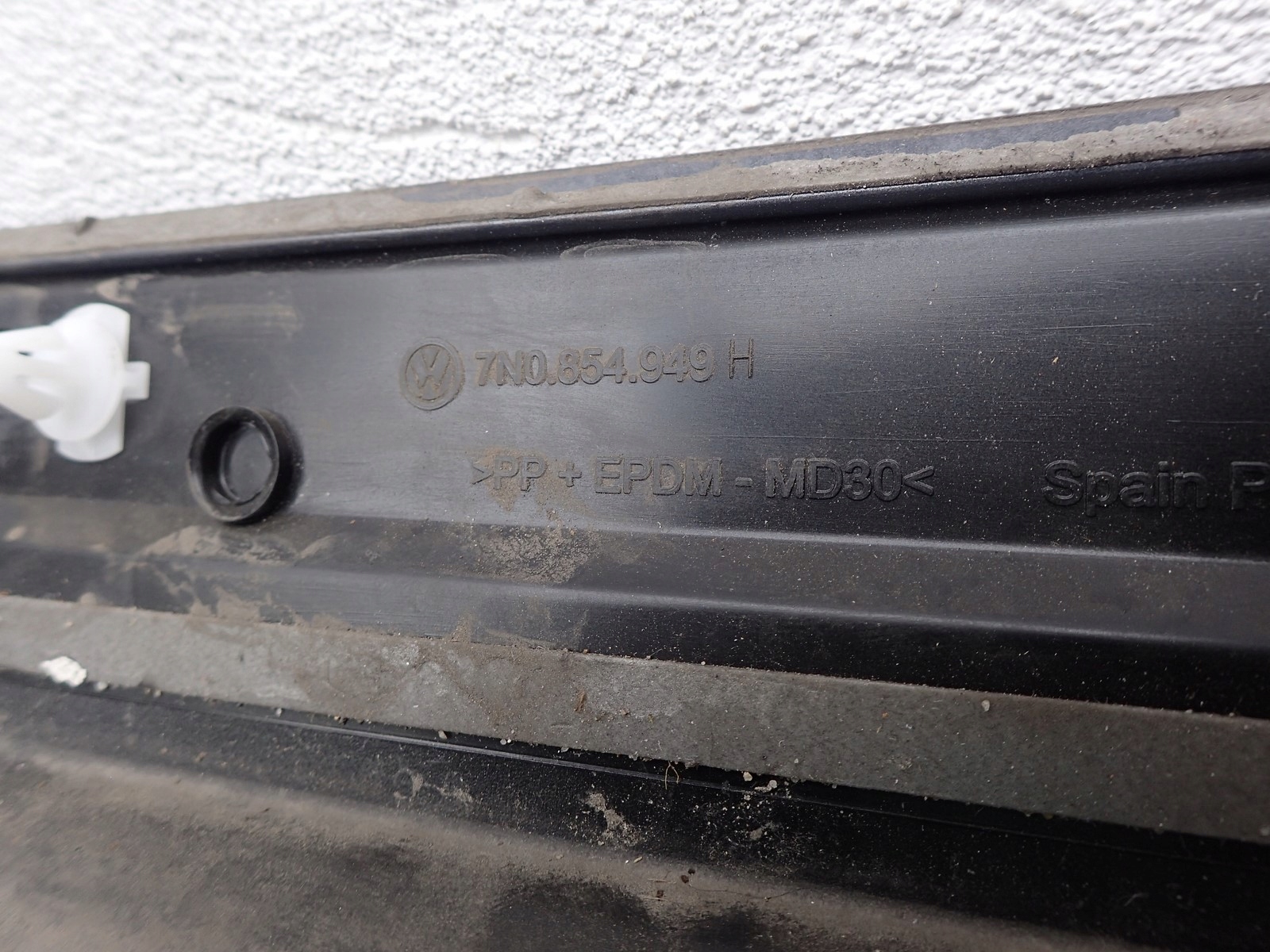 moulding for door left rear. SHARAN 7N0854949H