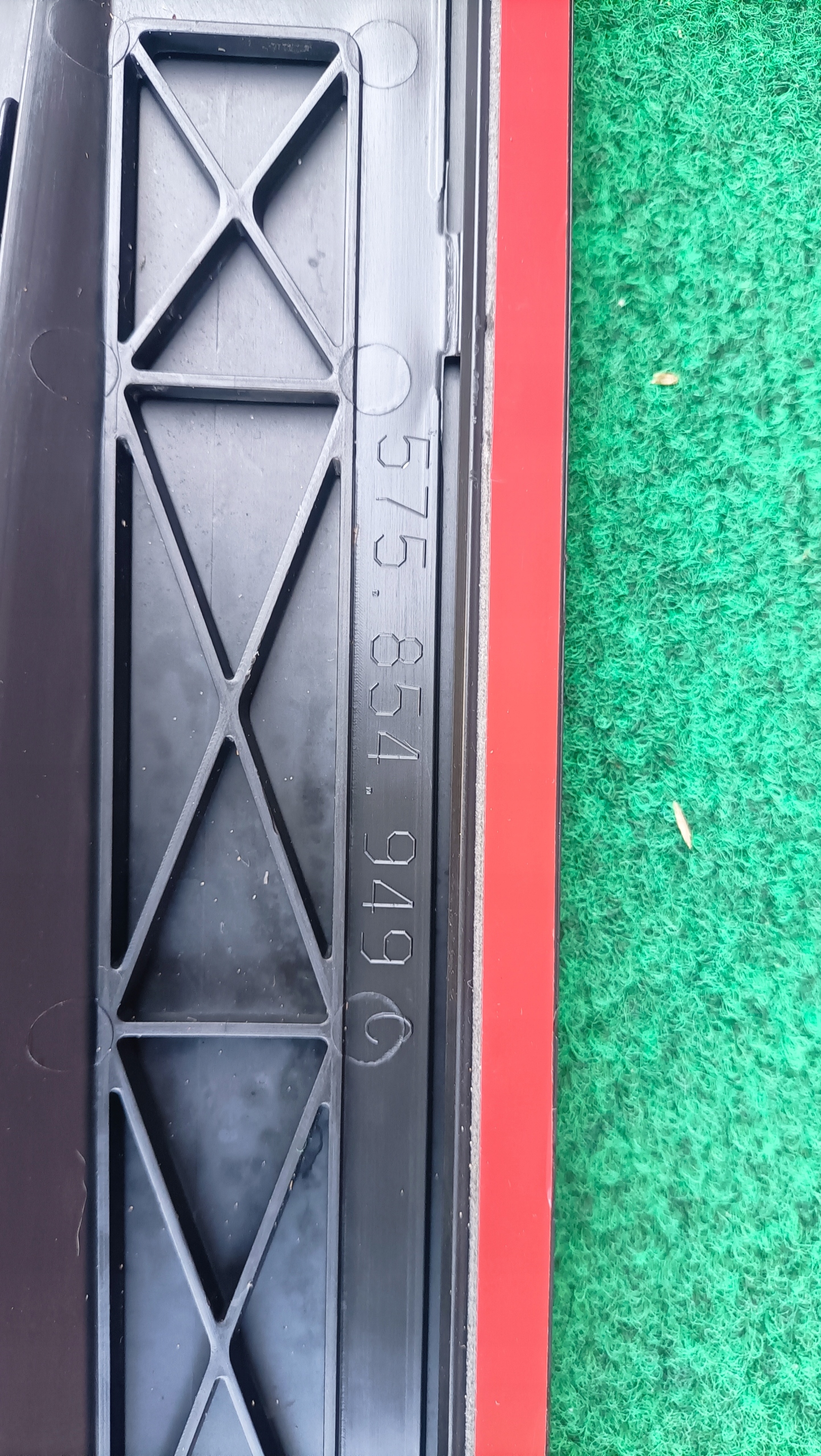 SEAT ATECA moulding door left rear part lower cap 575854949 KP4/5