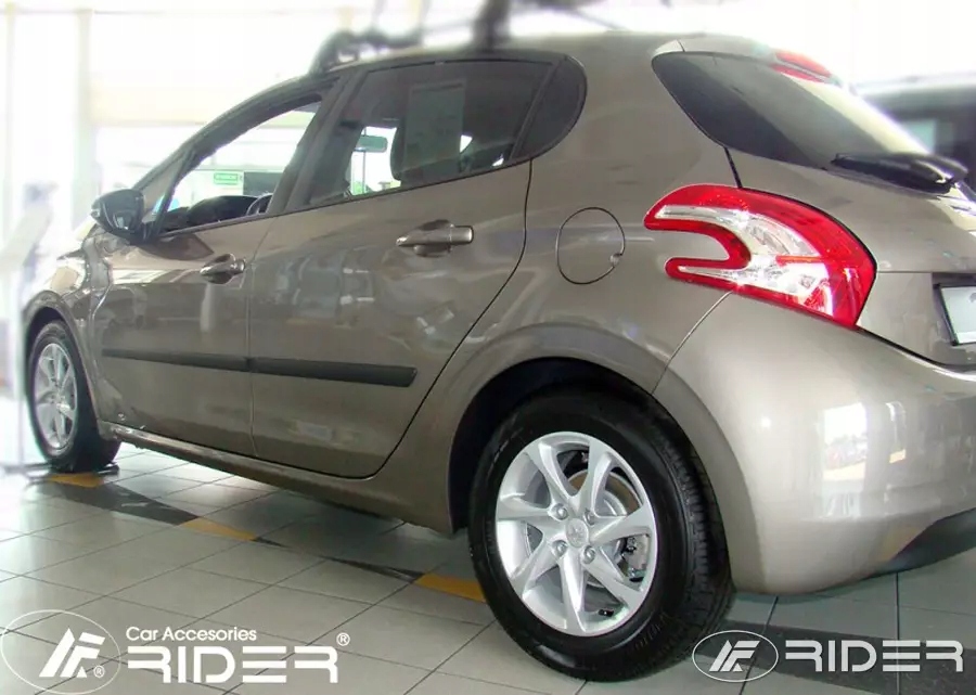

Peugeot 208 5d listwy boczne