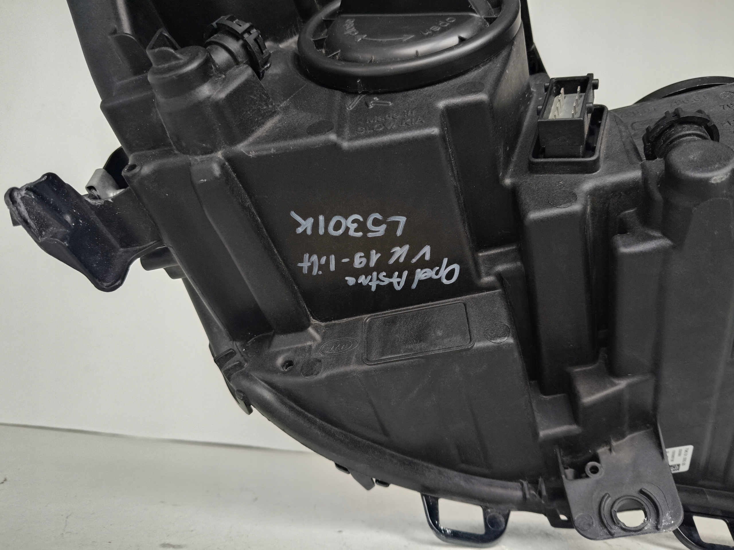 light left REFLEKTOR OPEL ASTRA V K 19- LIFT LED