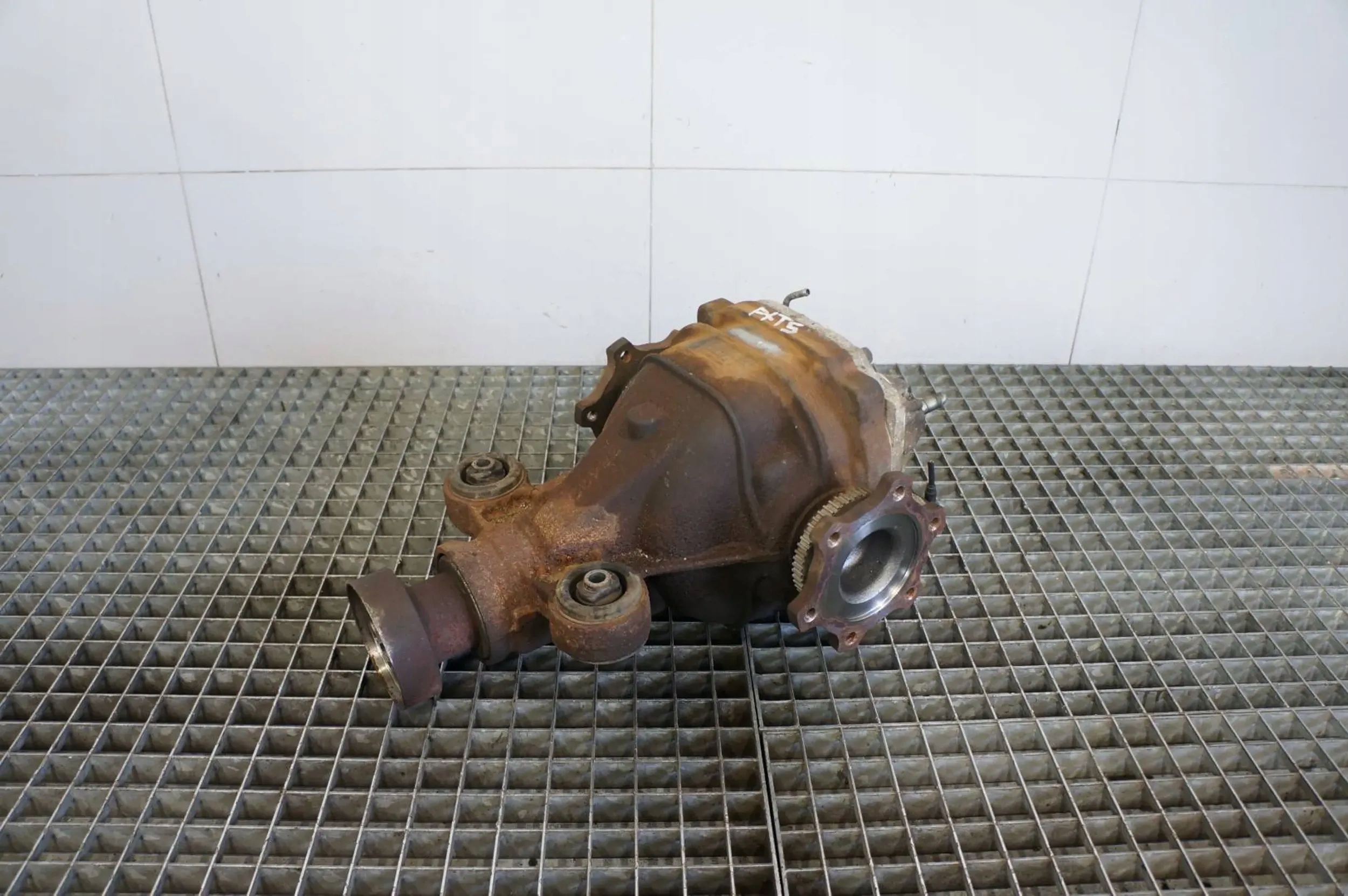 MOST DYFER TYŁ TYLNY INFINITI FX II 3.0D QX70