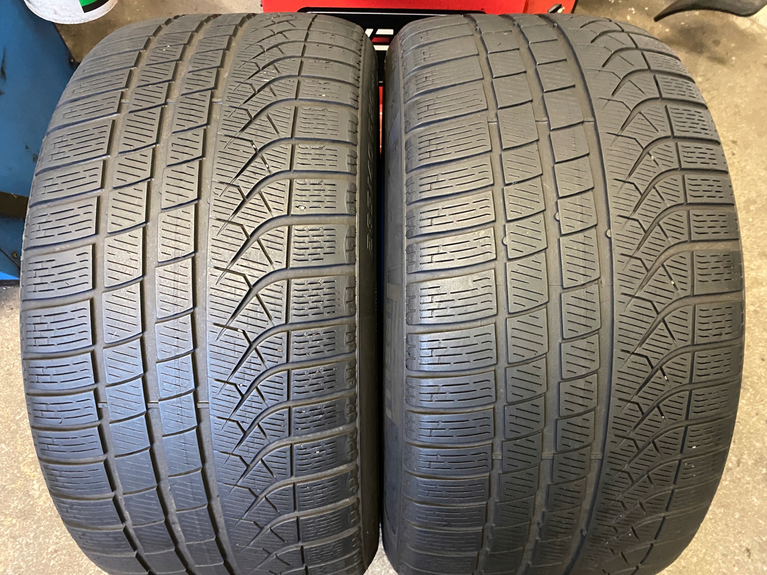 2 tyres winter 285/40R20 108V Pirelli P Zero Winter