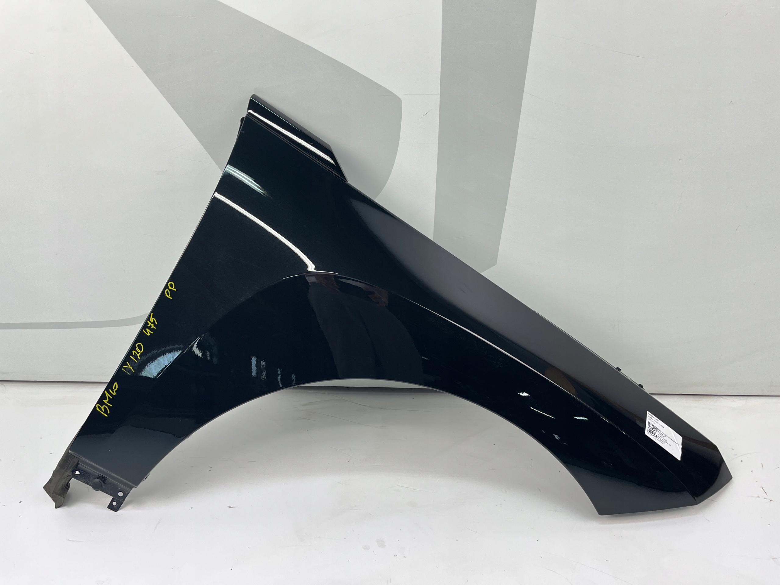 BŁOTNIK PRAWY PRZEDNI BMW IX I20 475