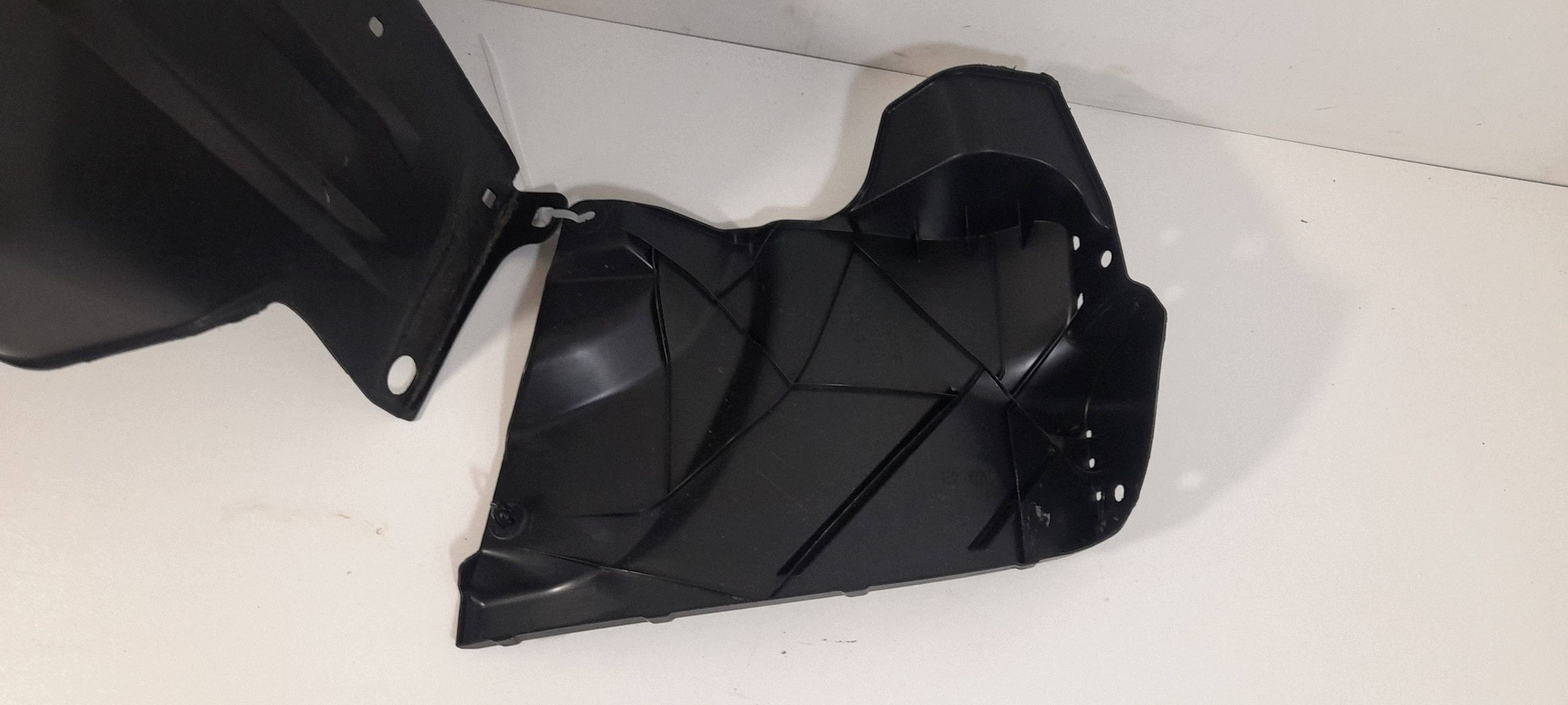 Toyota Yaris IV XP21 mudguard rear. left 65638K0050 (YA8)