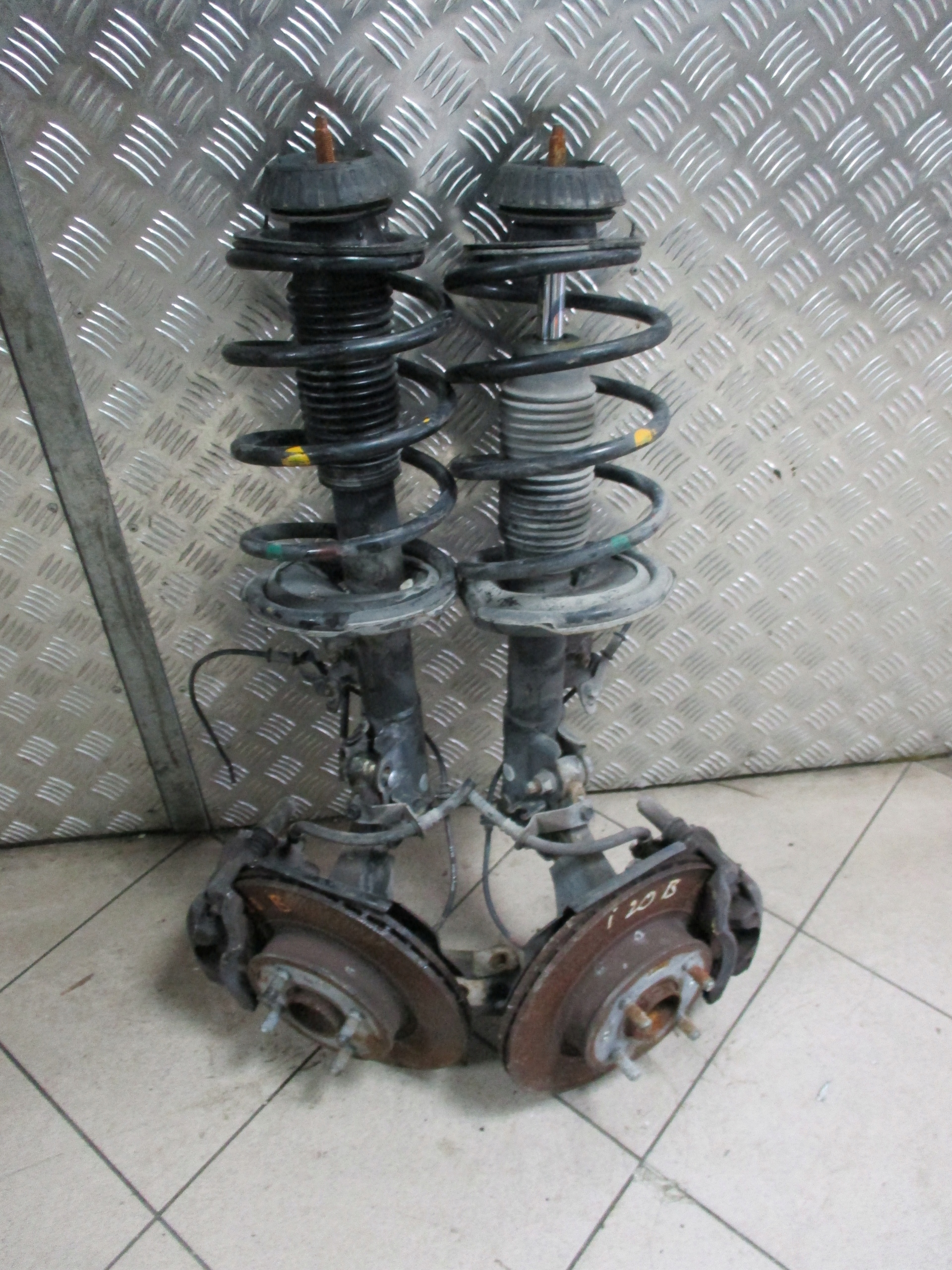 swing front RH shock absorber Hyundai i20 08-14