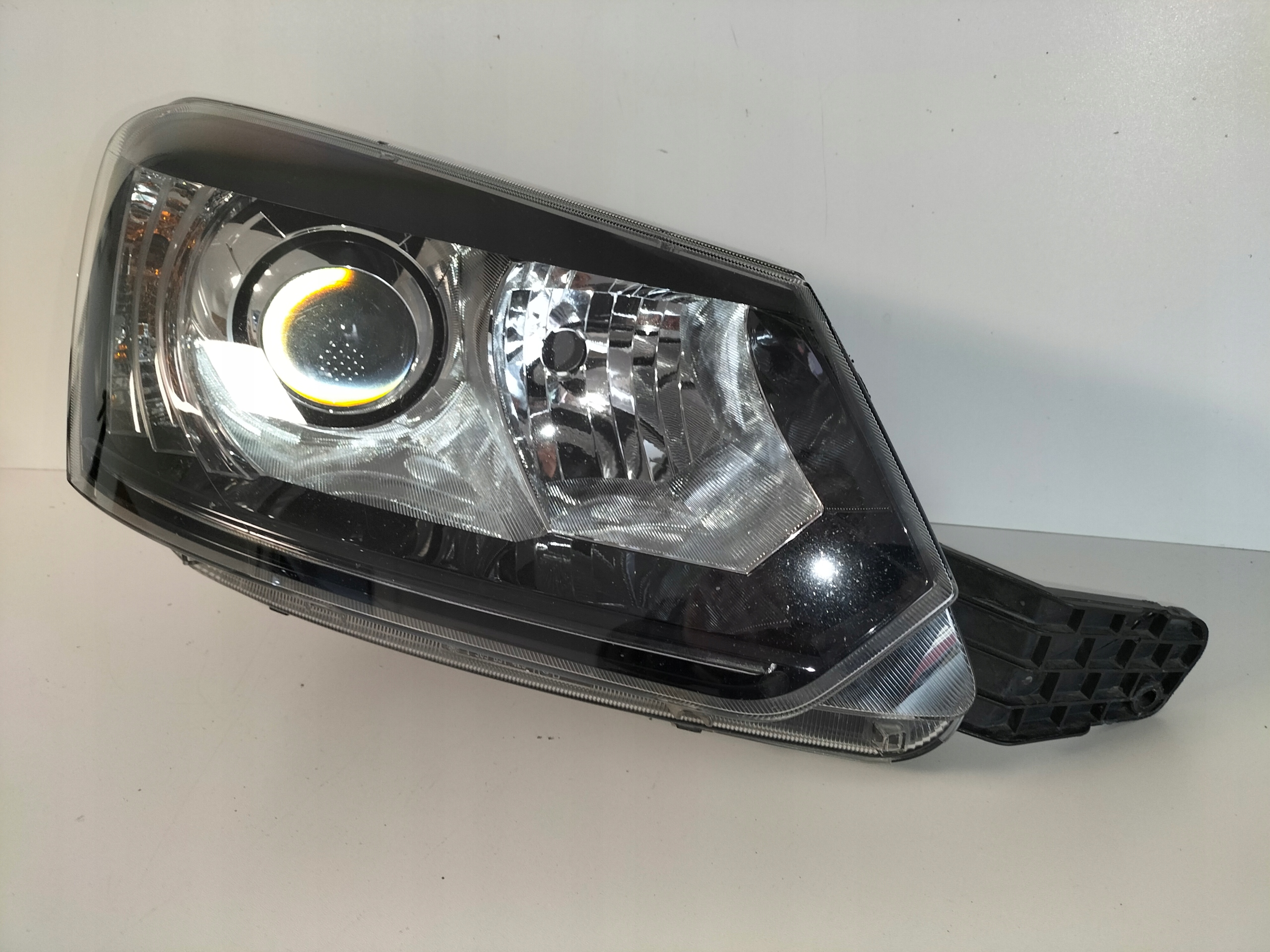 light front reflektor right SKODA YETI LIFT 13-17