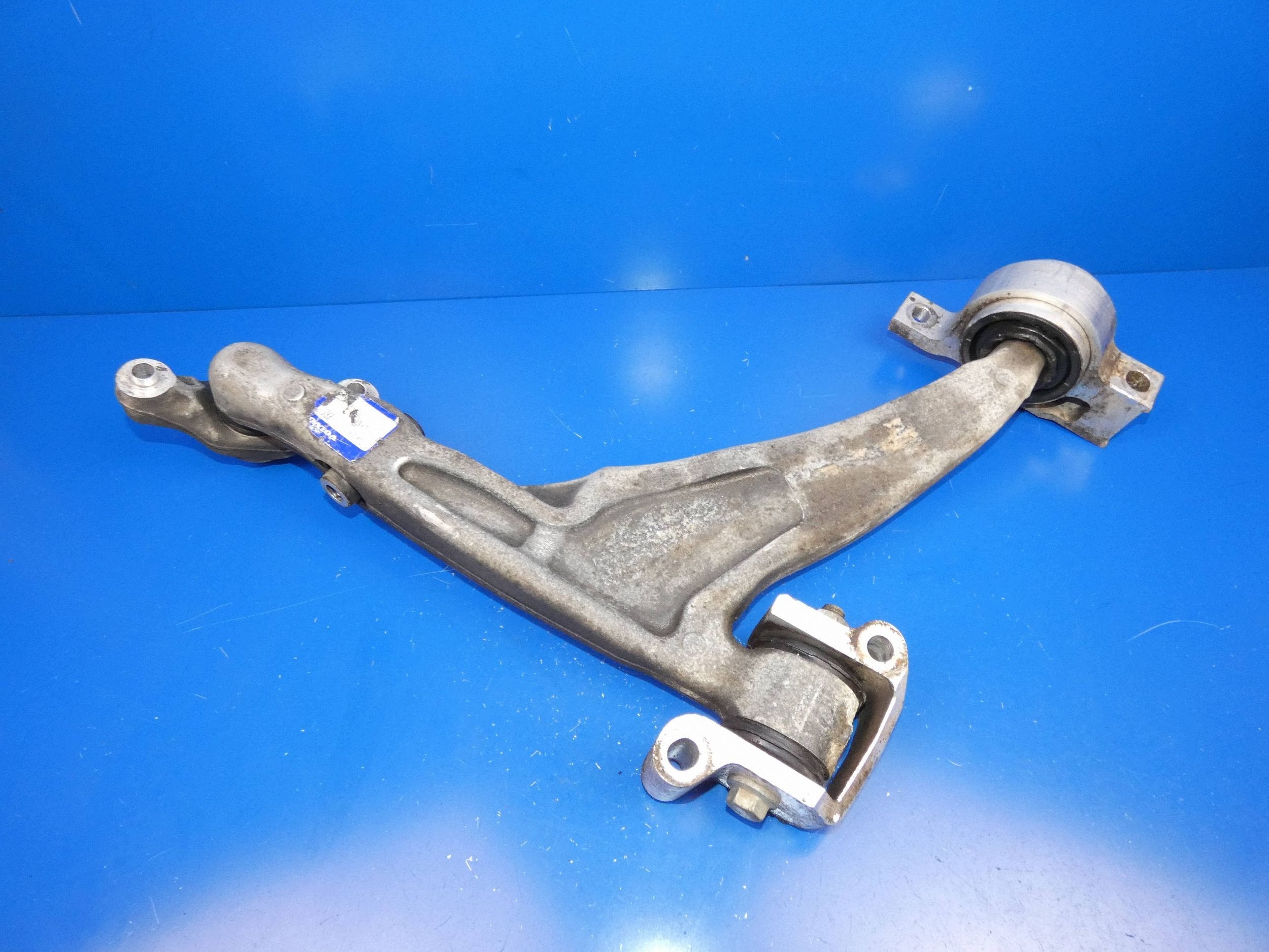 arm front lower front side right Volvo XC90
