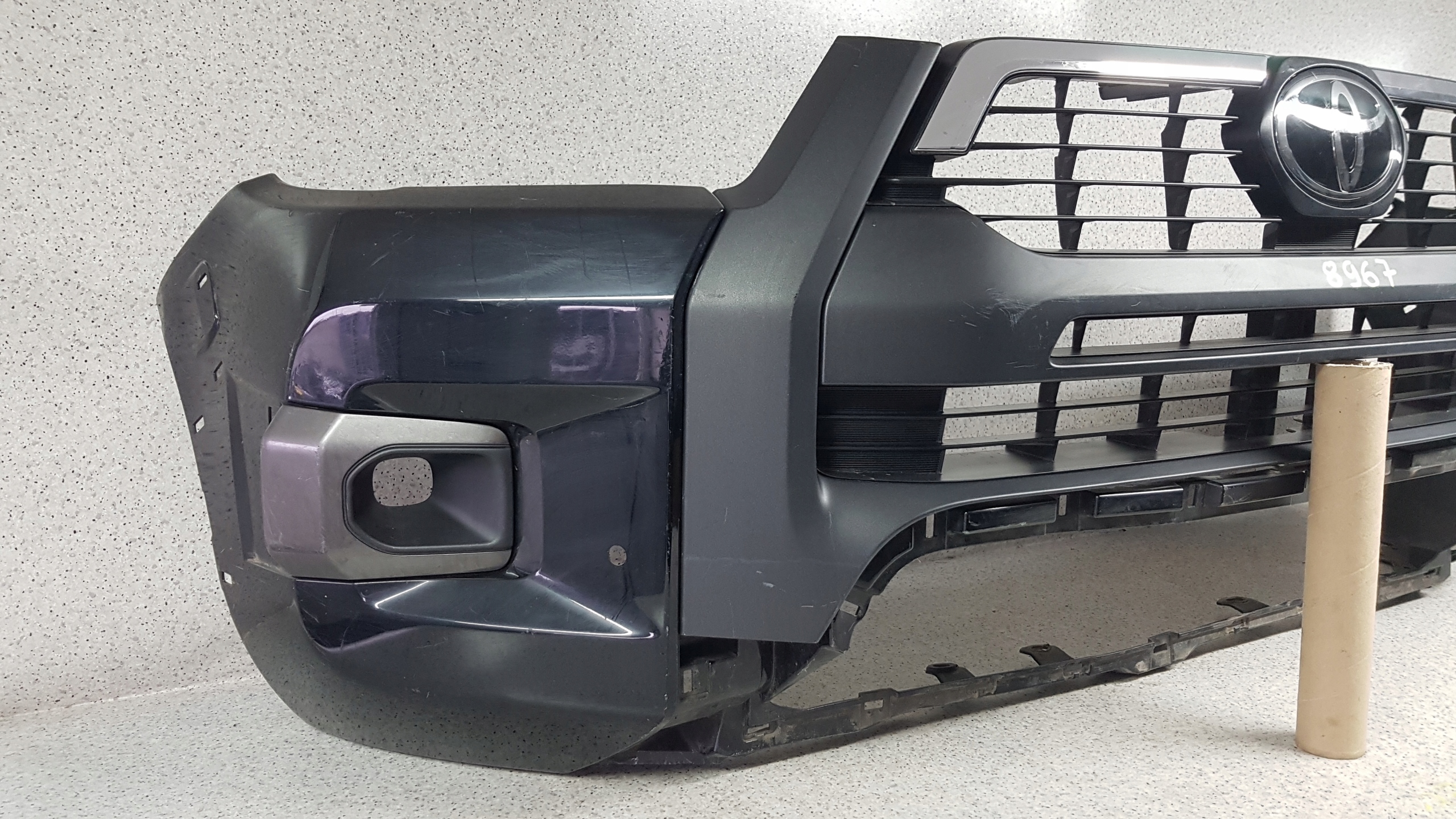 TOYOTA HILUX INVINCIBLE 2020 - bumper front 8967