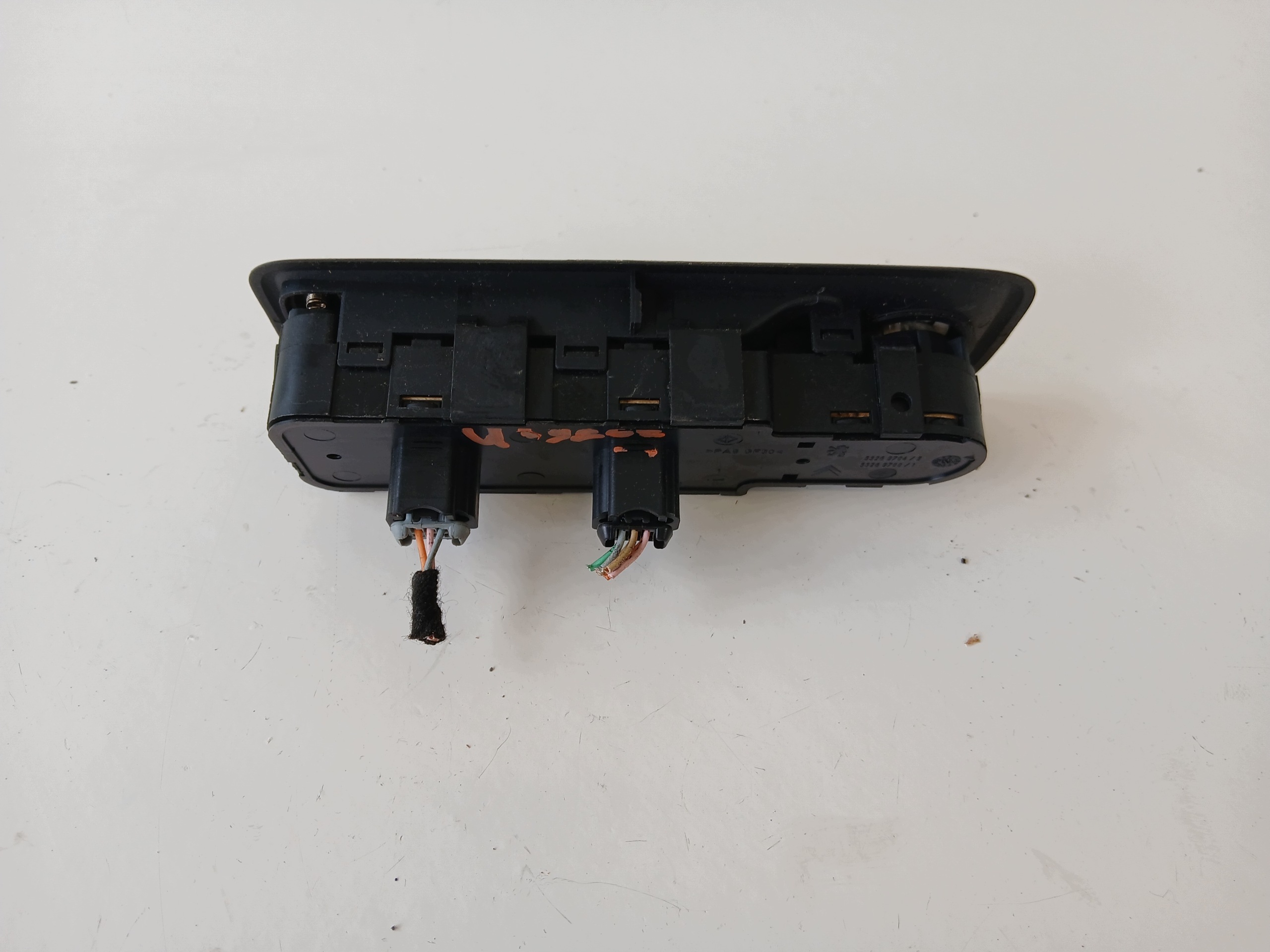 PEUGEOT 807 CITROEN C8 PANEL okna levý předek 14957520XT