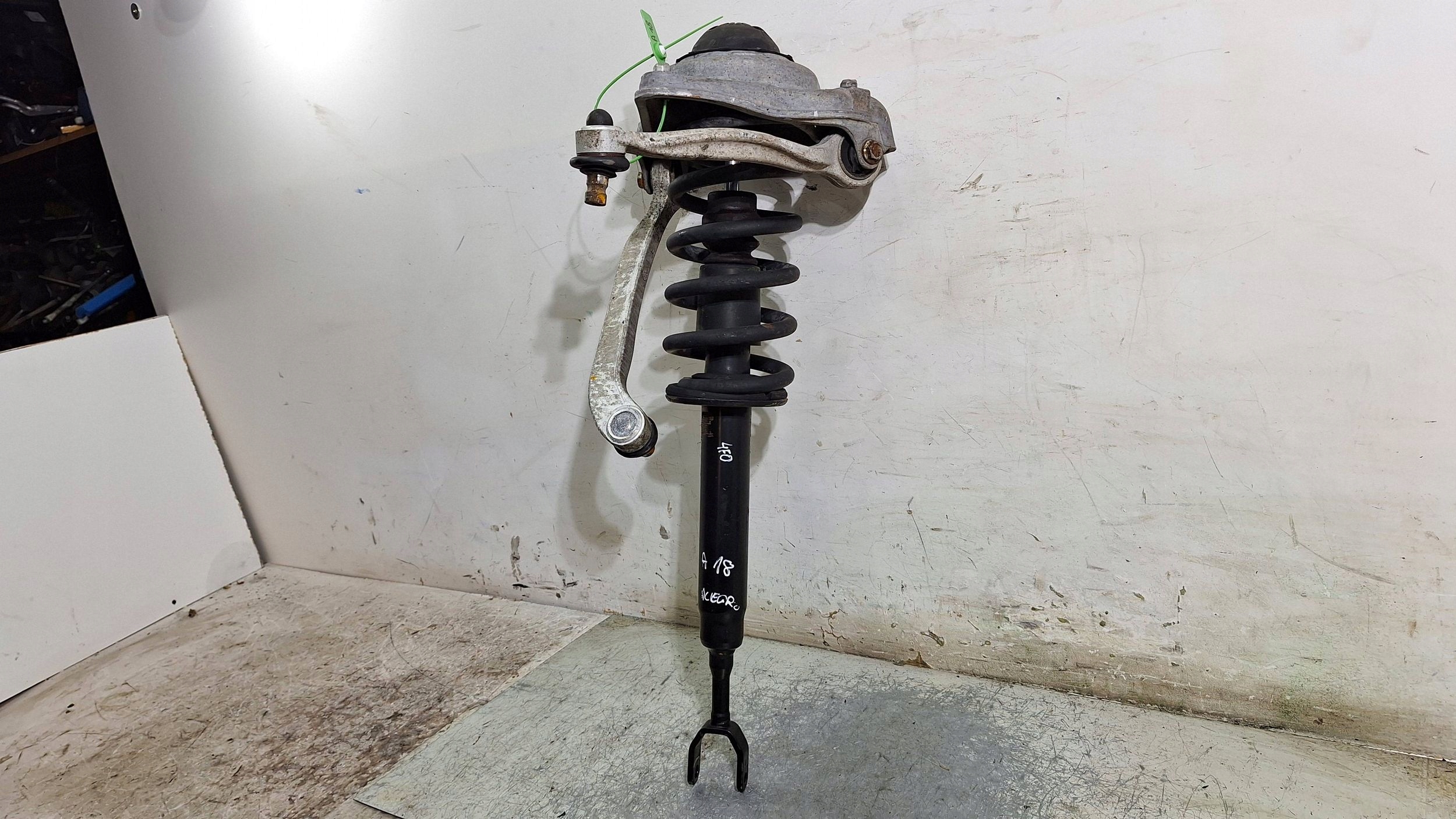 Stoßdämpfer links vorne Querlenker KPL 4F0413031AM AUDI A6 C6 3.0 TDI 04-11