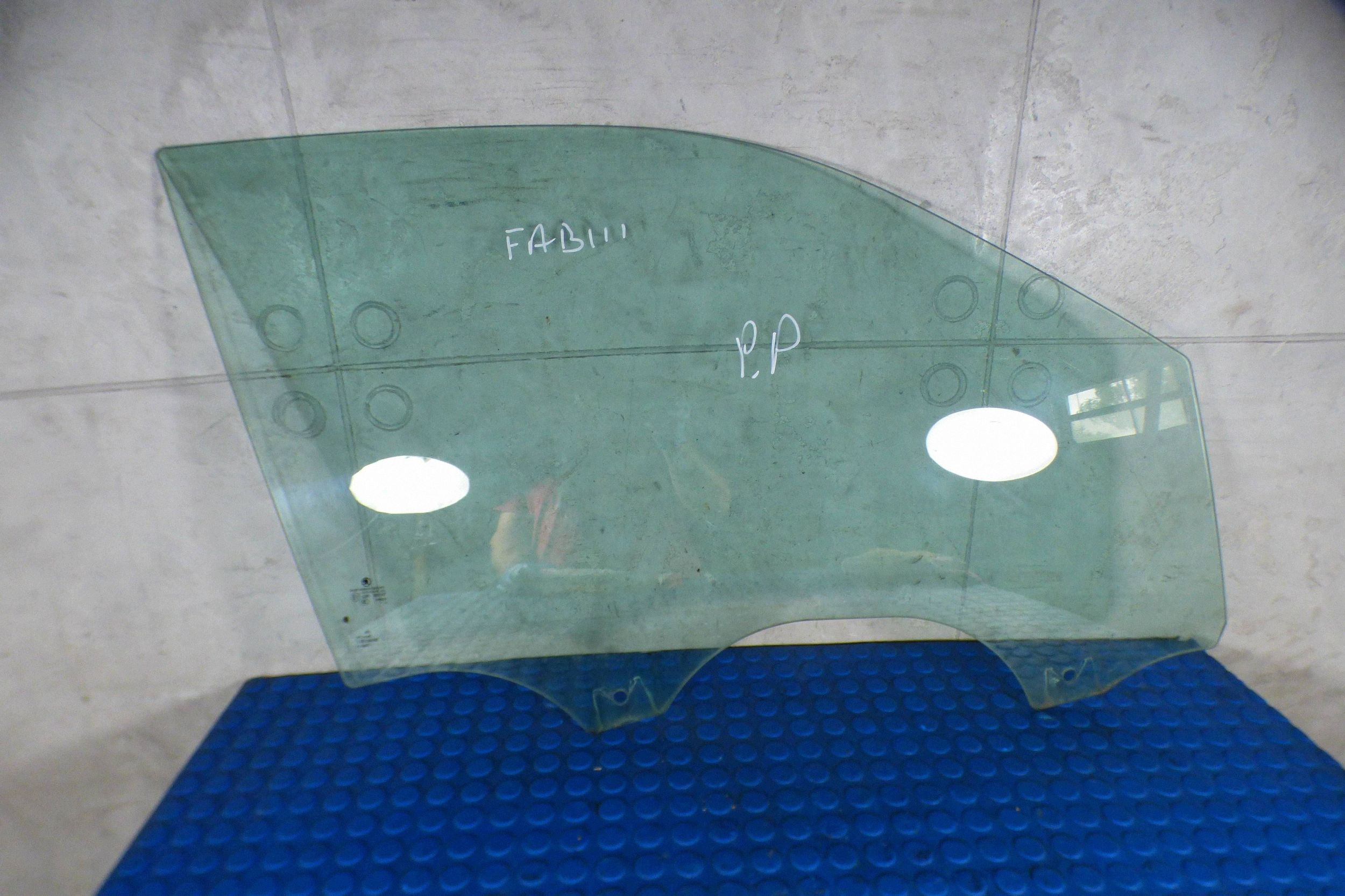 Skoda Fabia III window door right front 6V0845202C 2016r st.BDB