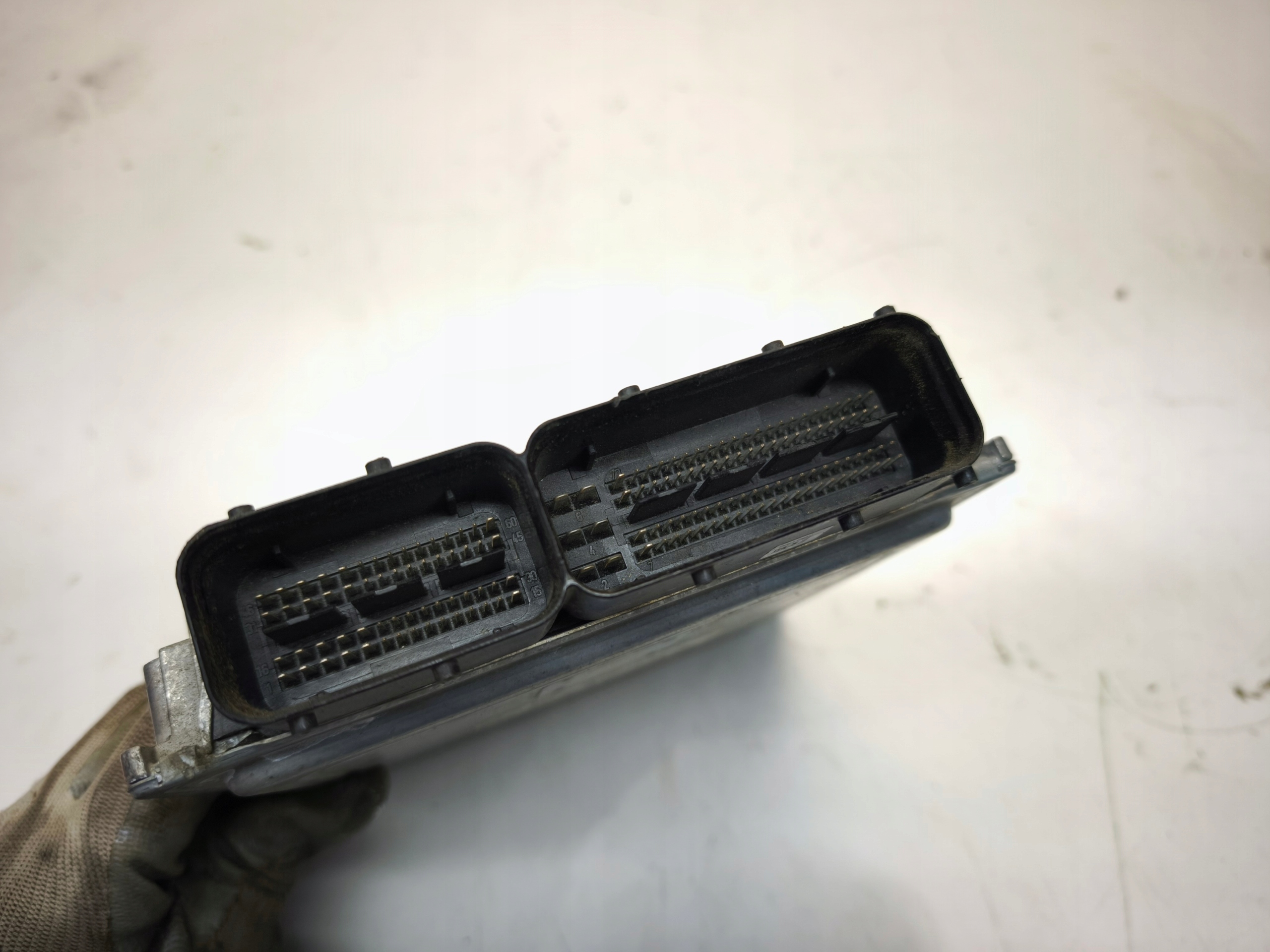computer control unit of the engine AUDI A4 B7 3.2 FSI 8E0907559H 8E1910559