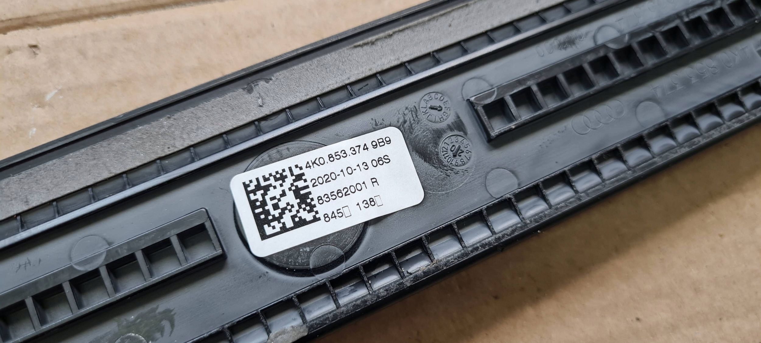A6 C8 4K moulding cap threshold right front of the threshold 4K0853374