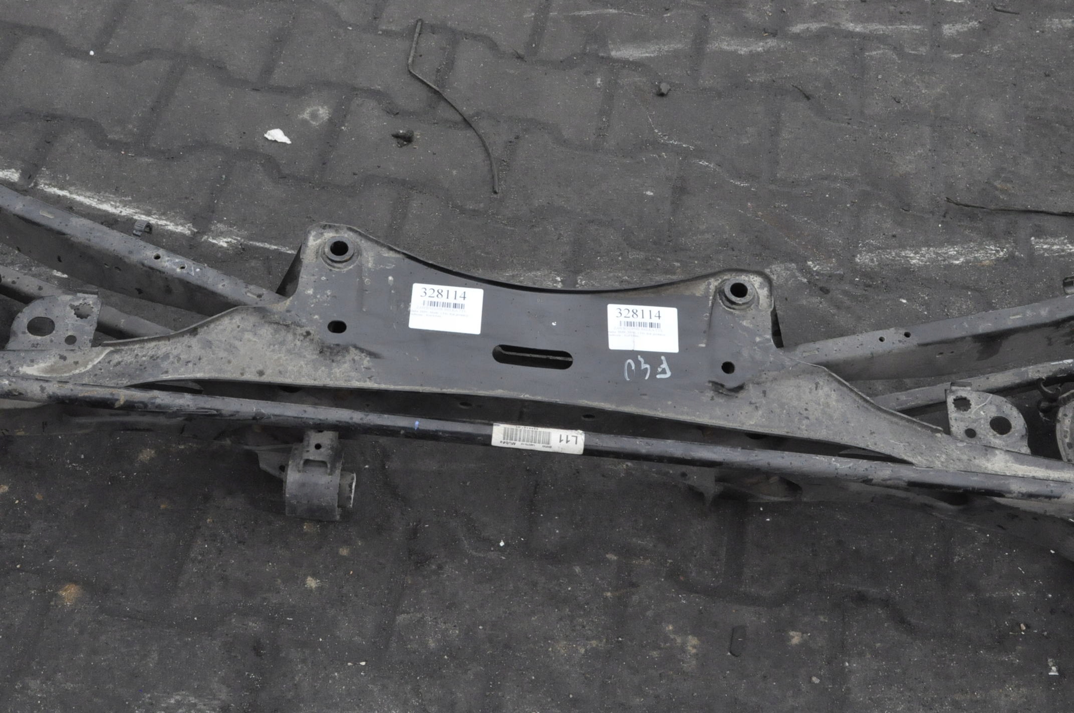 BMW 1 F40 ZAWIESZENIE BELKA TYŁ Typ samochodu Samochody osobowe