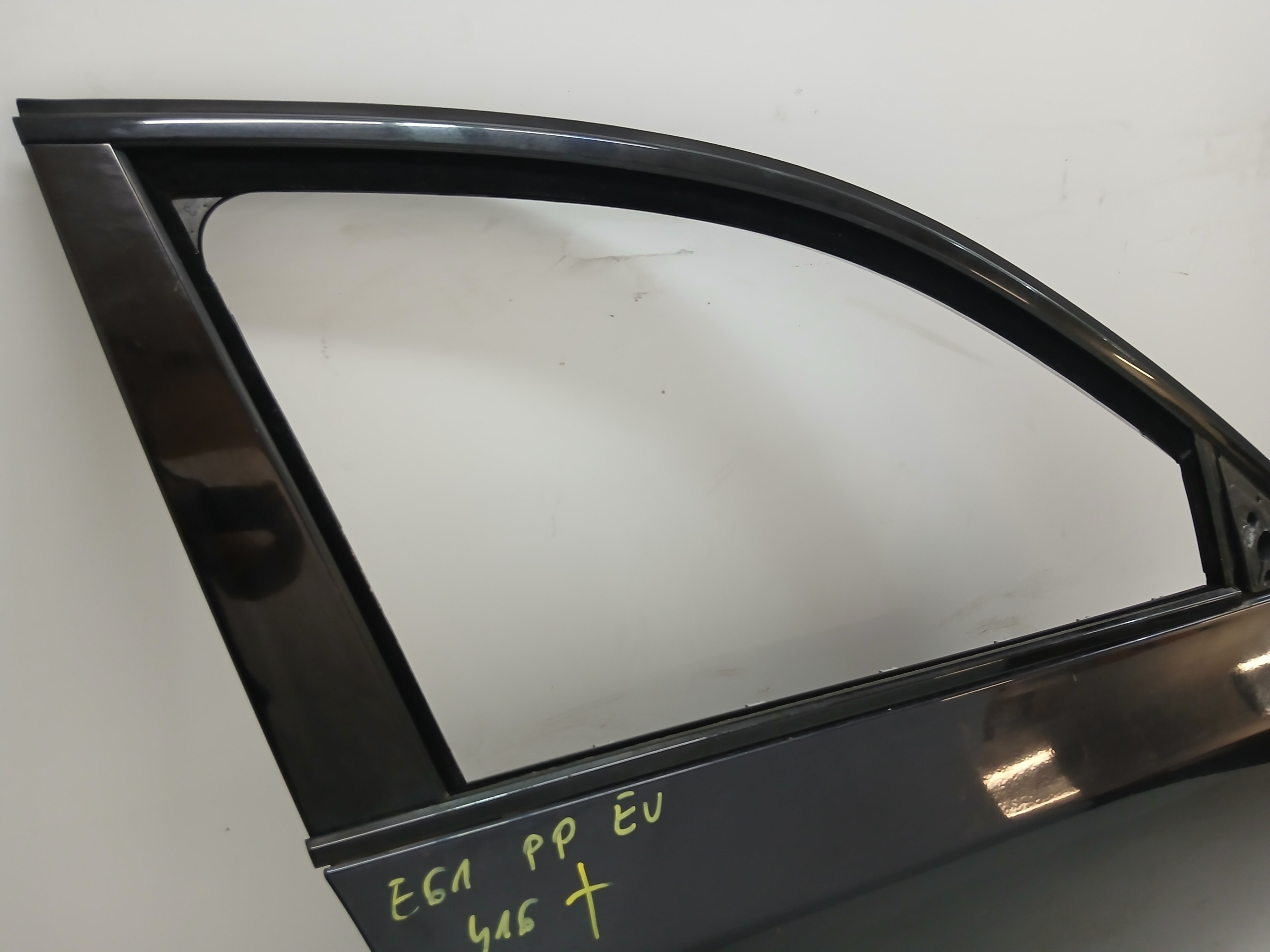 dveře pravé přední předek BMW E60 E61 CARBONSCHWARZ EU