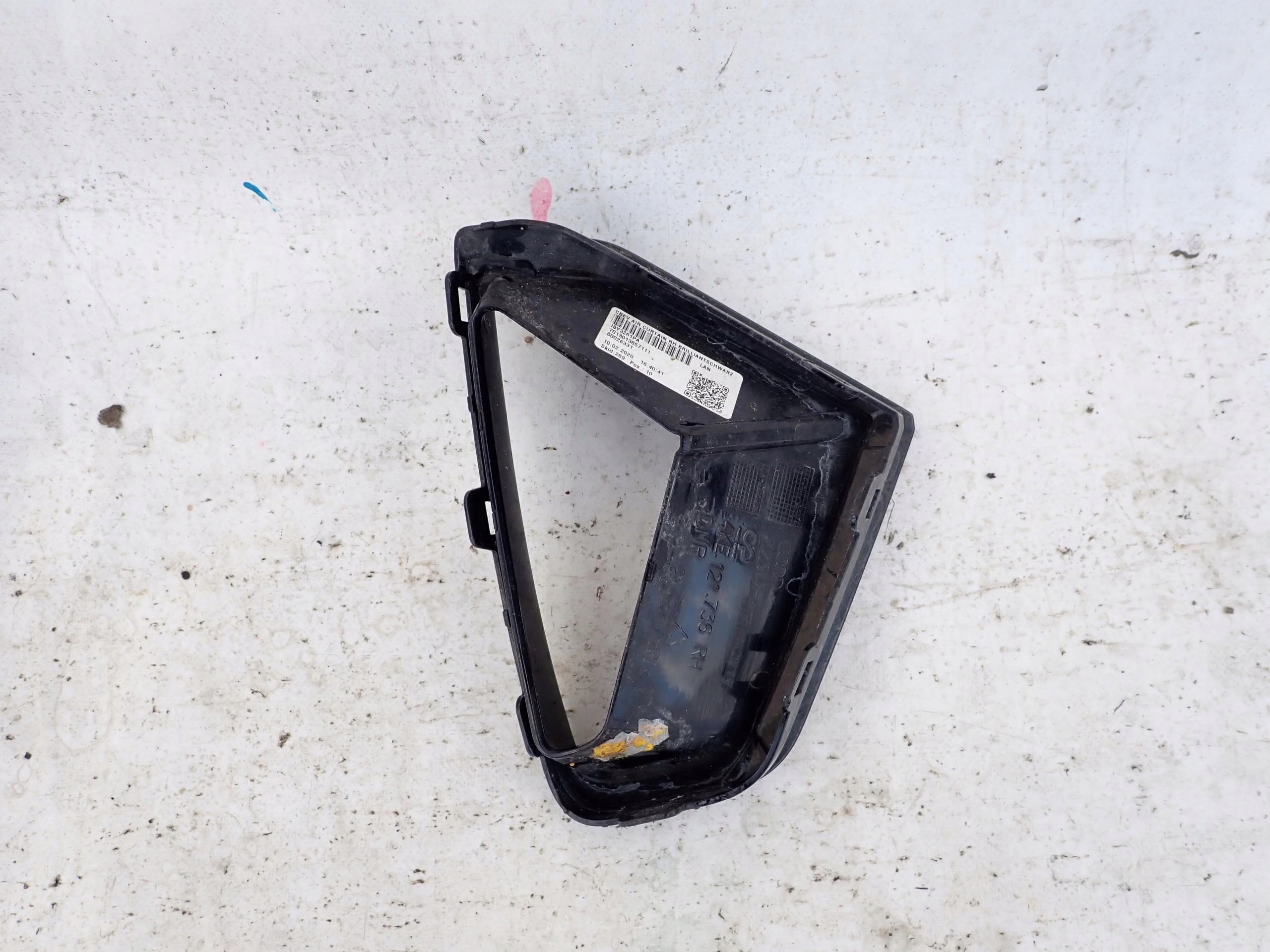 AUDI E-TRON 4KE grid of a bumper front front right