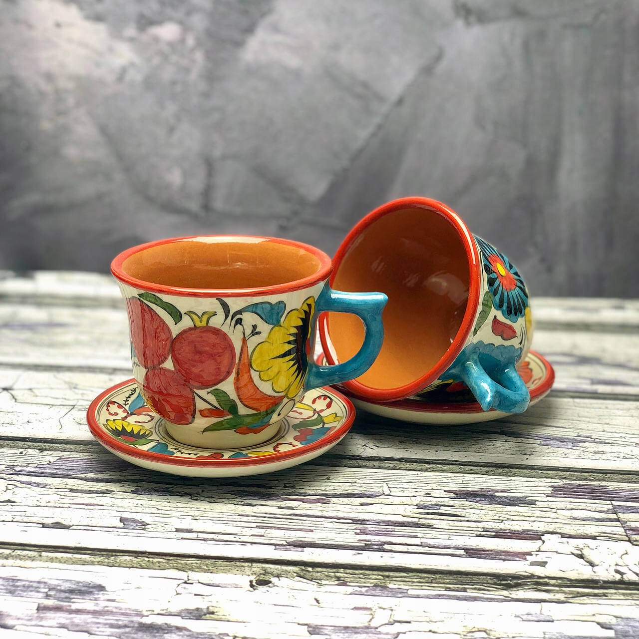 Velký keramický hrnek stojanem ručně vyrobený „Ovocná energie“ 210ml