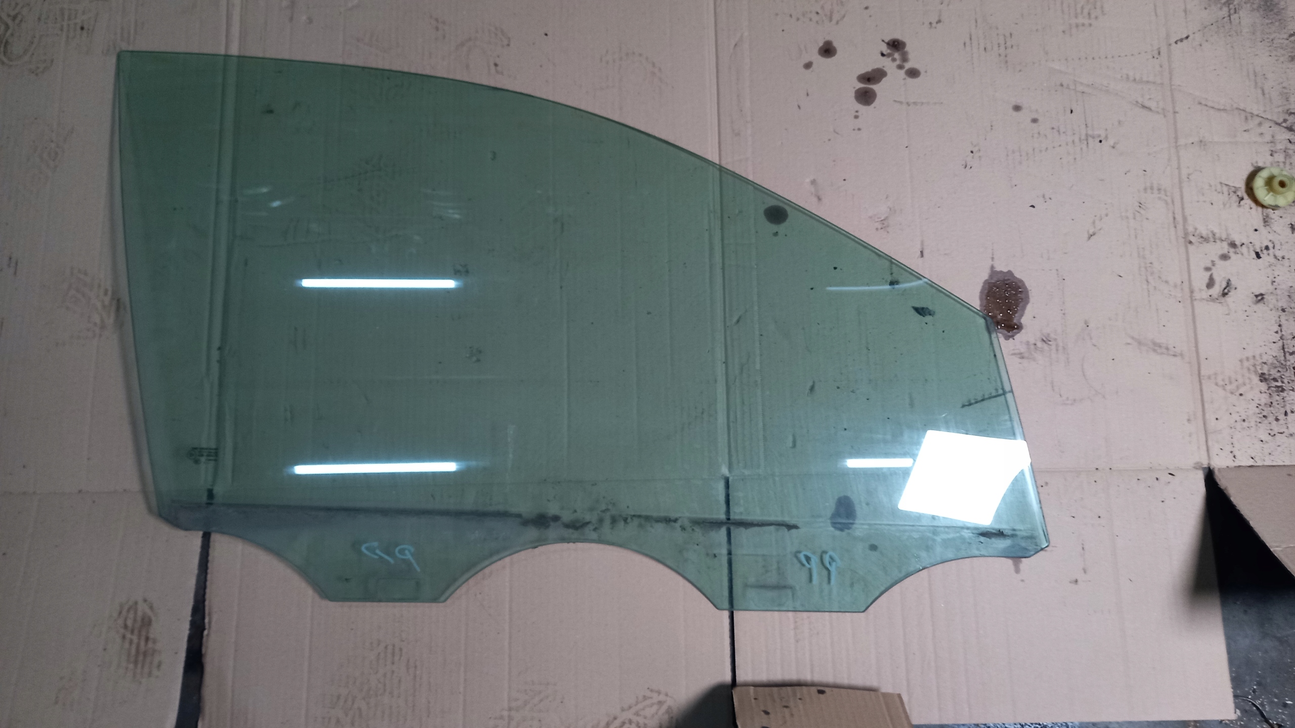 ПЕРЕДНЄ ПРАВЕ СКЛО VW POLO 04R