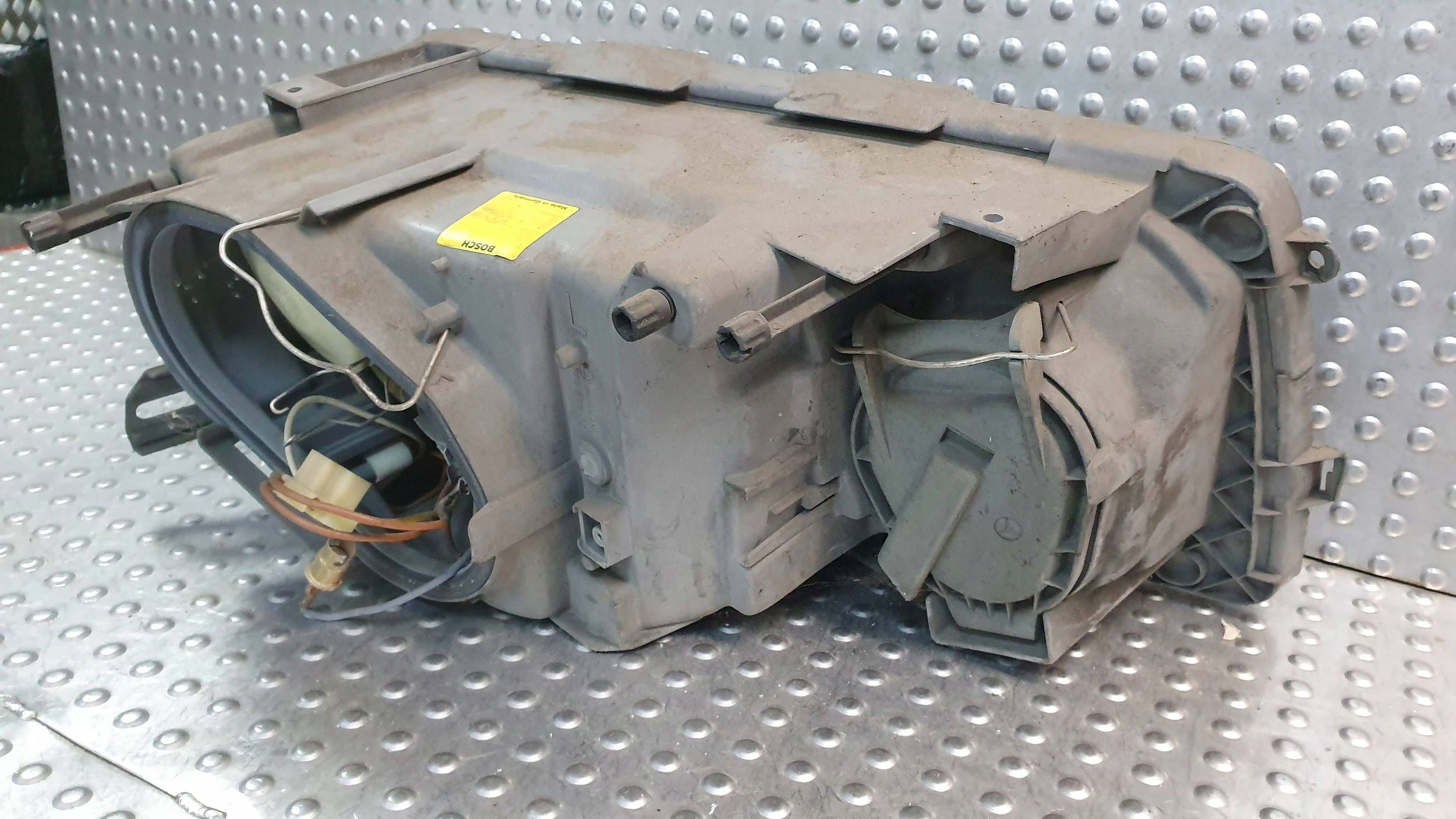 light front PUSZKA left MERCEDES S-KLASA II W126 79- A1268208961