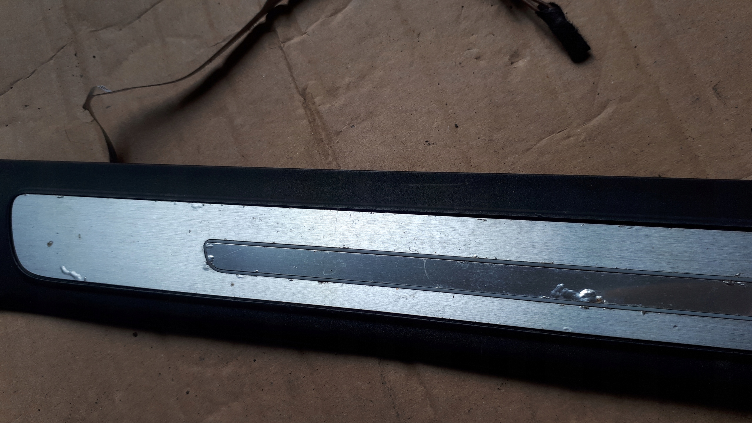 A7 4G moulding threshold PODSWIETLANA right 4G8947406