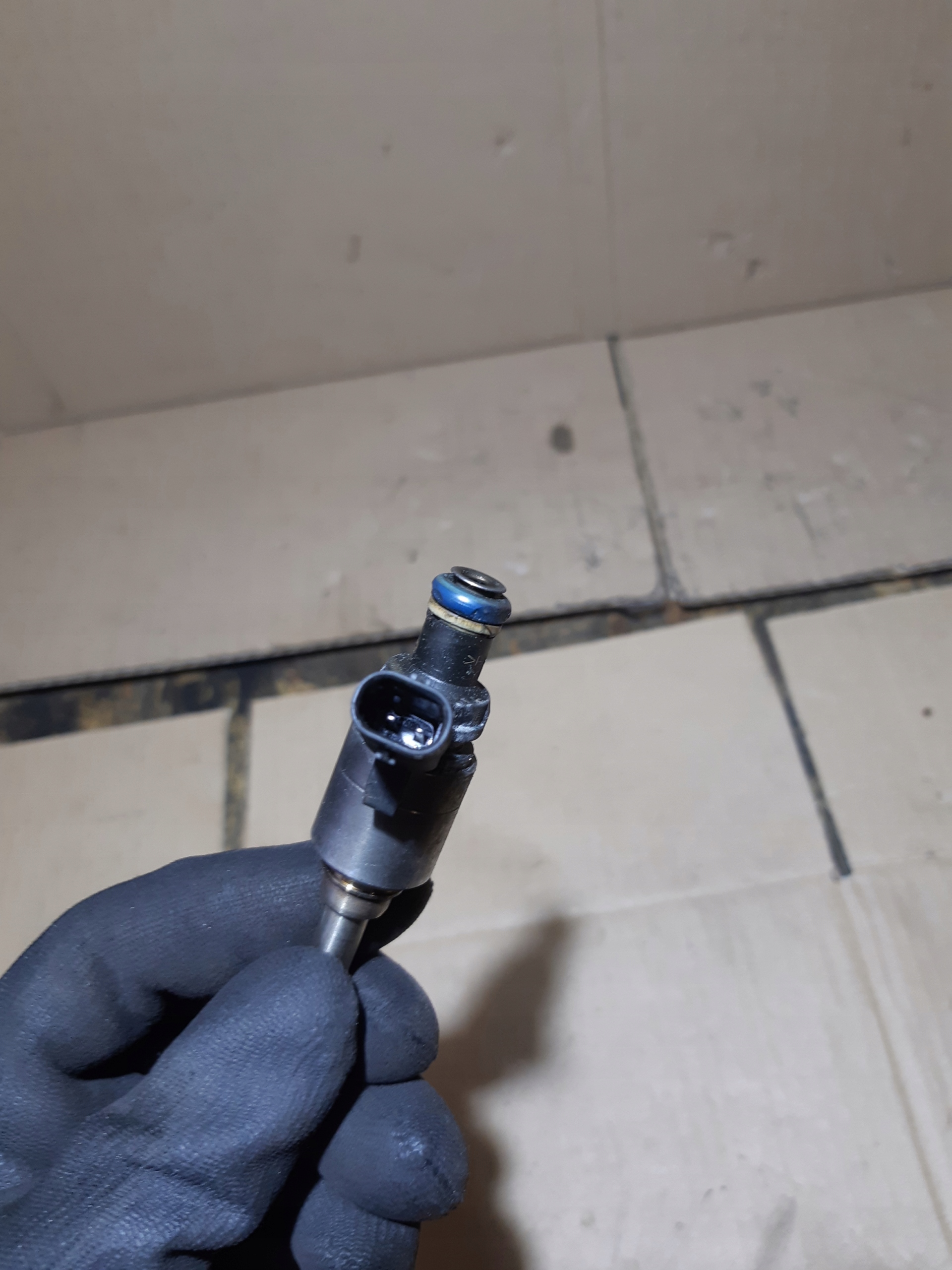 AUDI A4 B8 1.8 TFSI injector nozzle 06H906036F