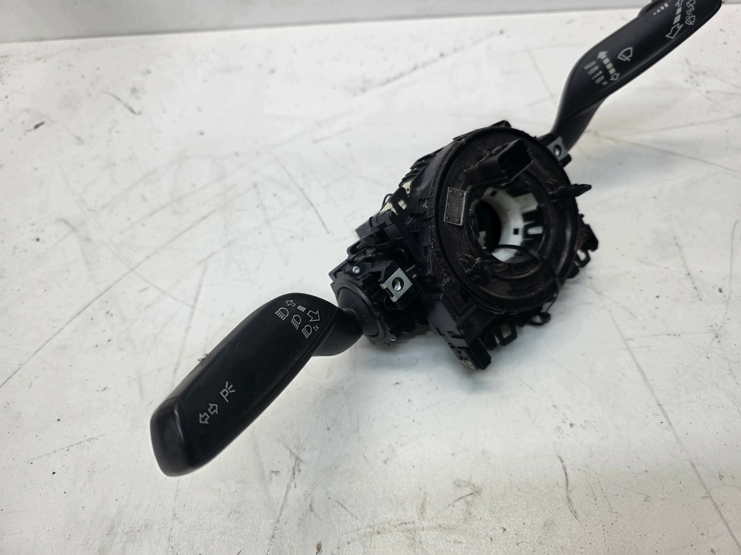 ring control ZWIJAK airbags module AUDI A3 8V 5Q0953549C 8V0953521BM