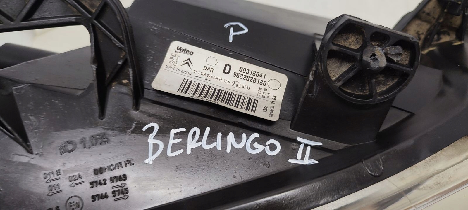 light front front right Citroen Berlingo II