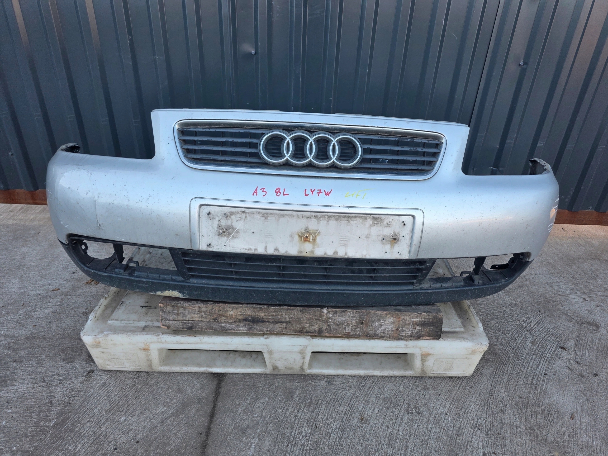 bumper front AUDI A3 8L LIFT LY7W complete !!!