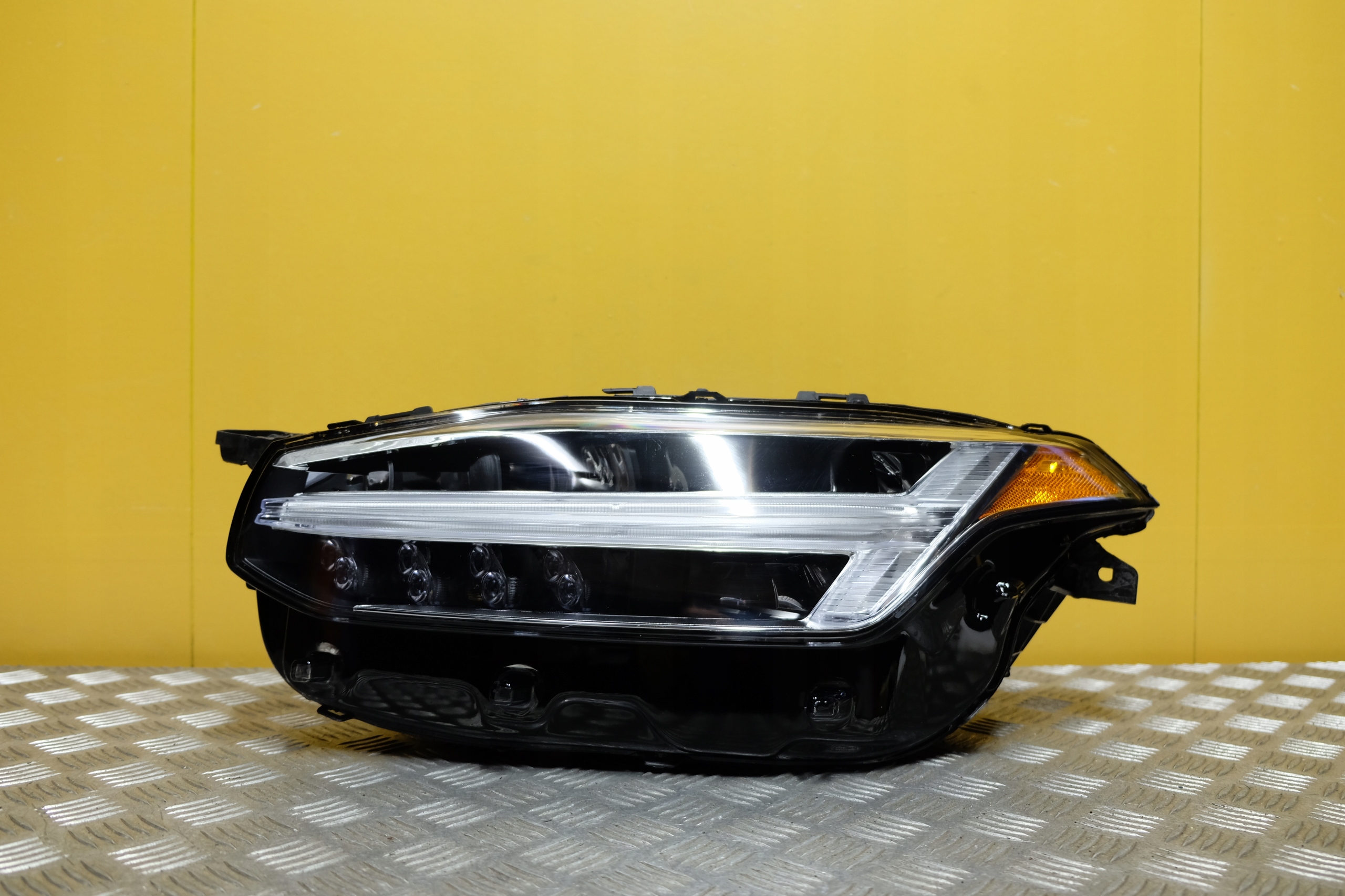 VOLVO XC90 2016- REFLEKTOR LAMPA PRZÓD LED LEWA 32228686 USA