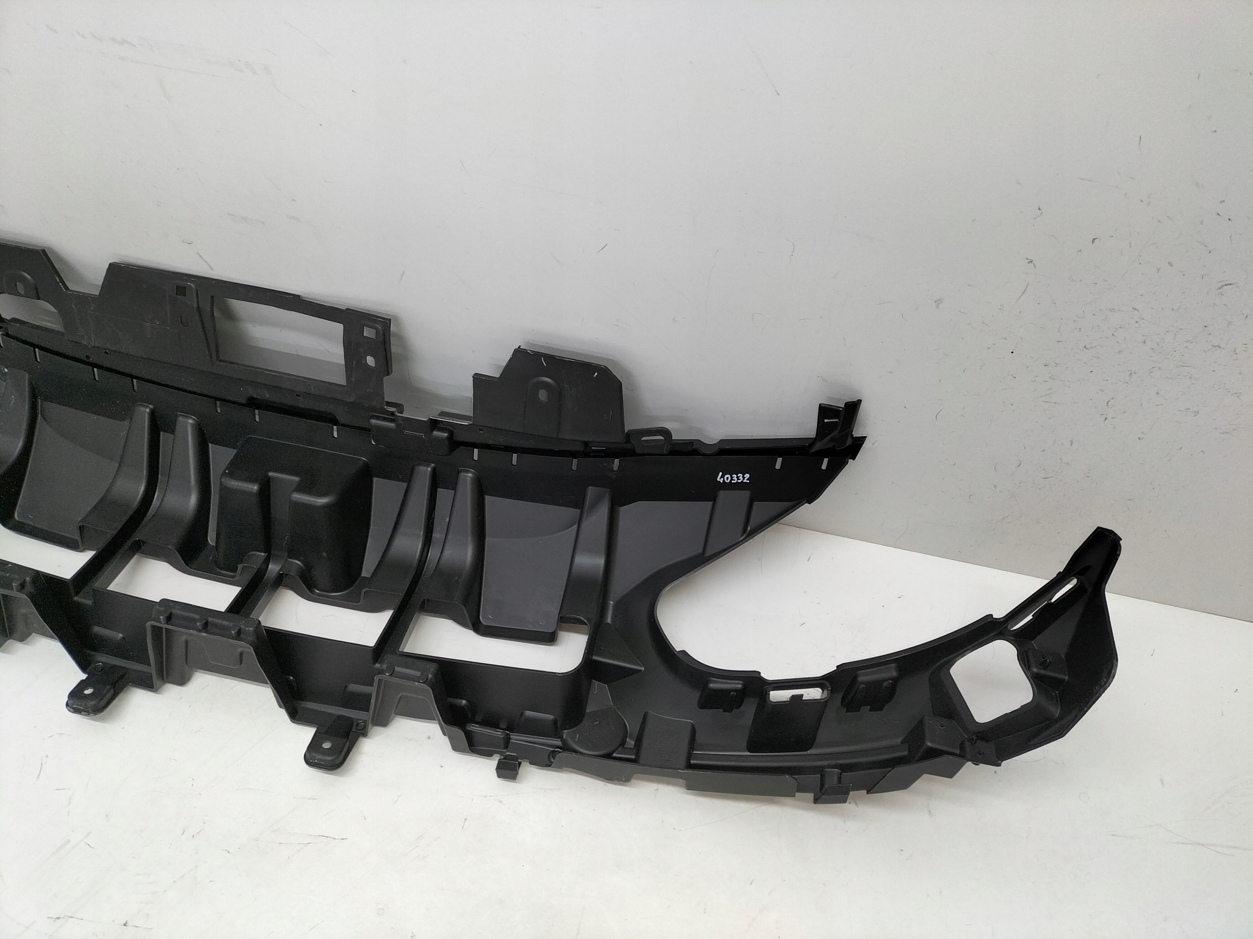 console grille support upper of a bumper front RENAULT FLUENCE 10-13