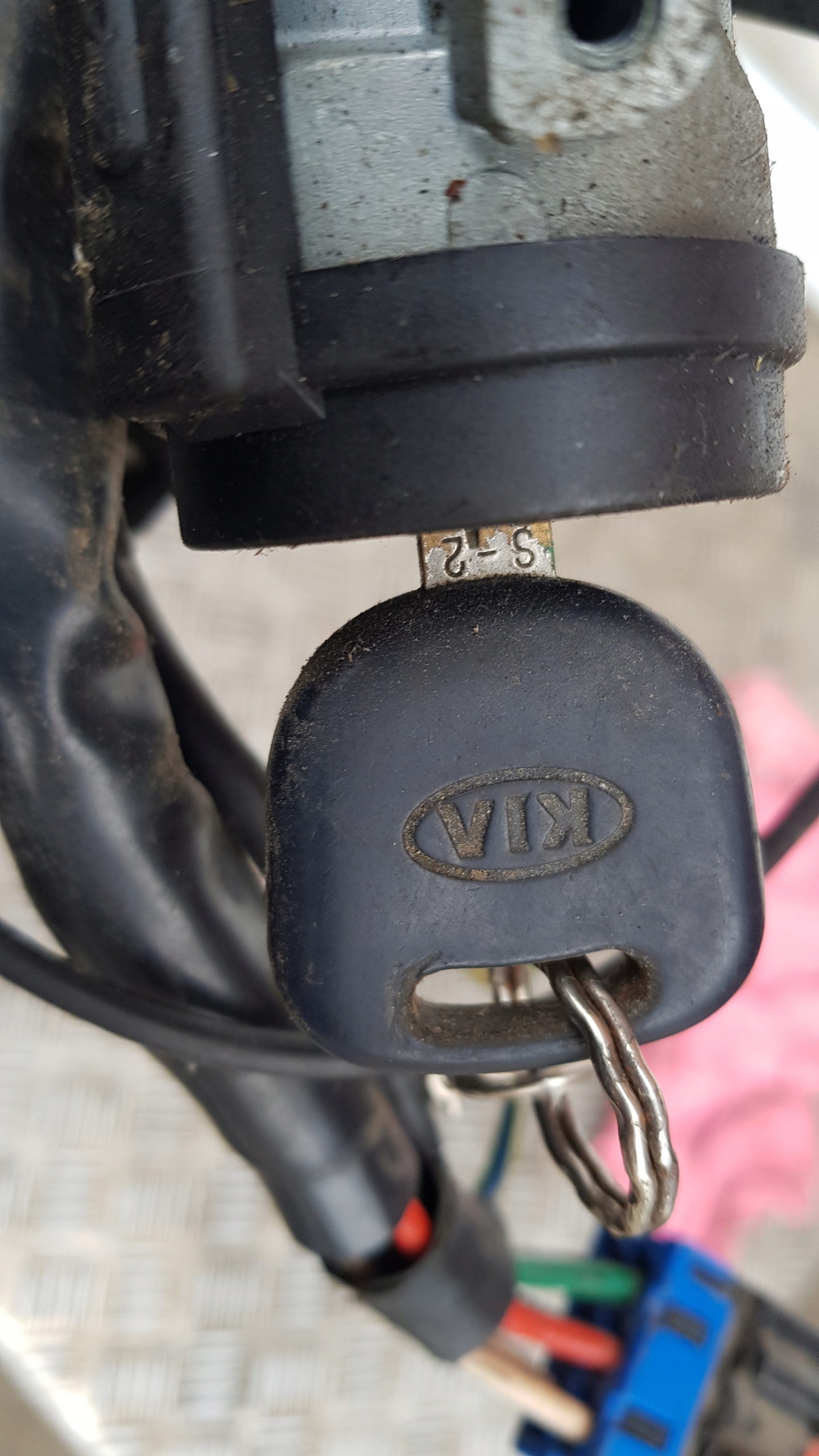 KIA CARNIVAL ignition key