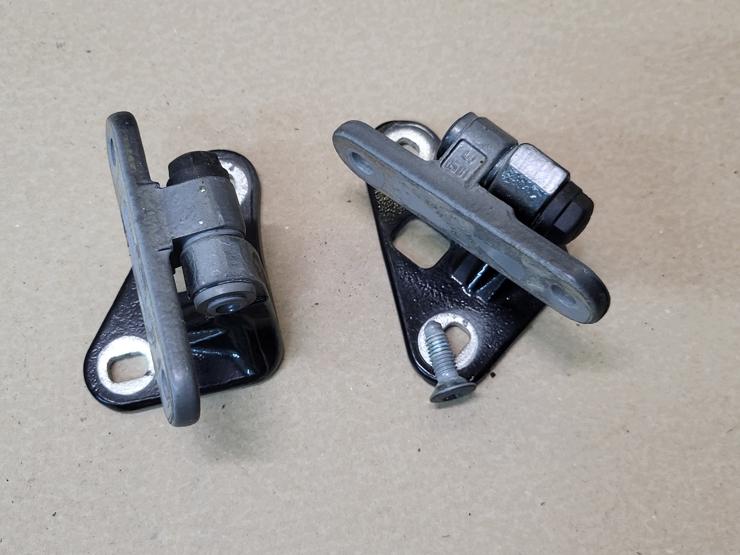hinges door right front GORA DOL screws MERCEDES CLS W219 OE black,